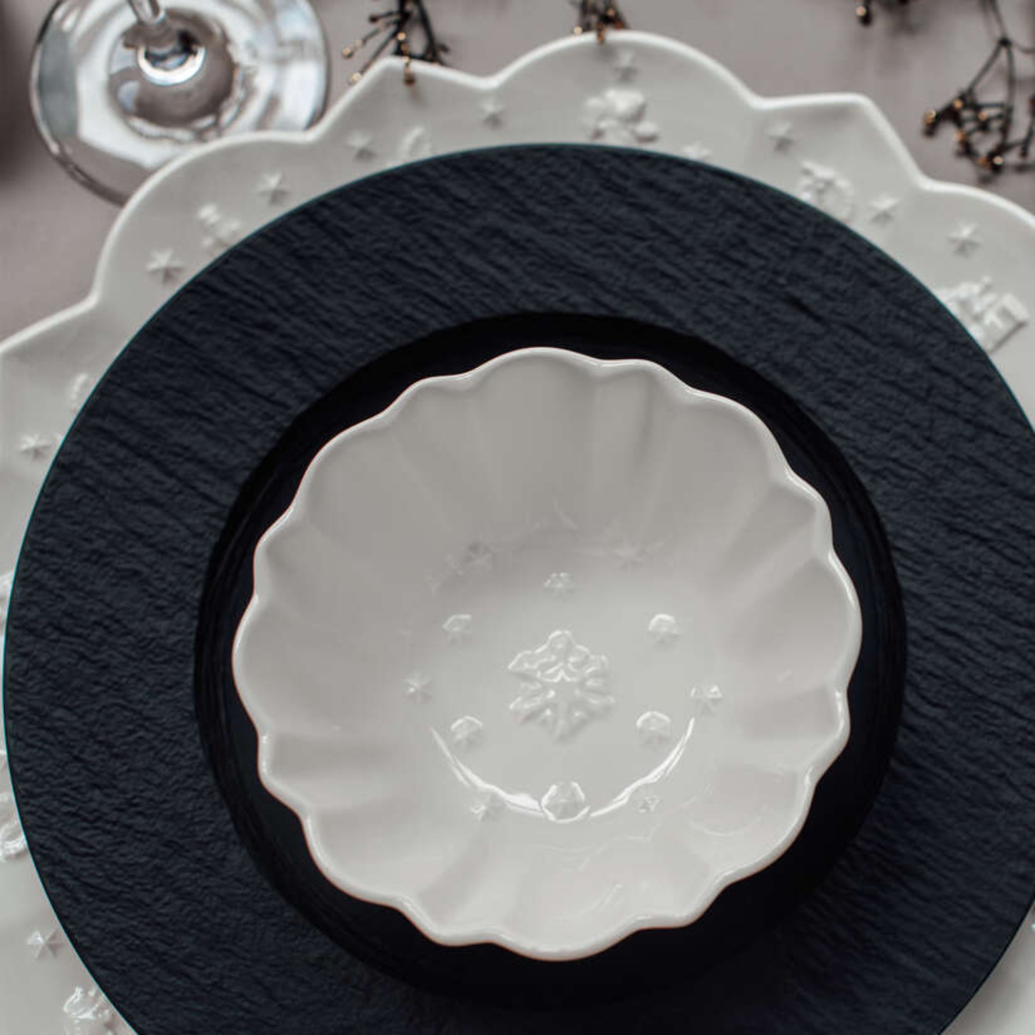 Villeroy & Boch Black Dinner Plate Sterling Home 3
