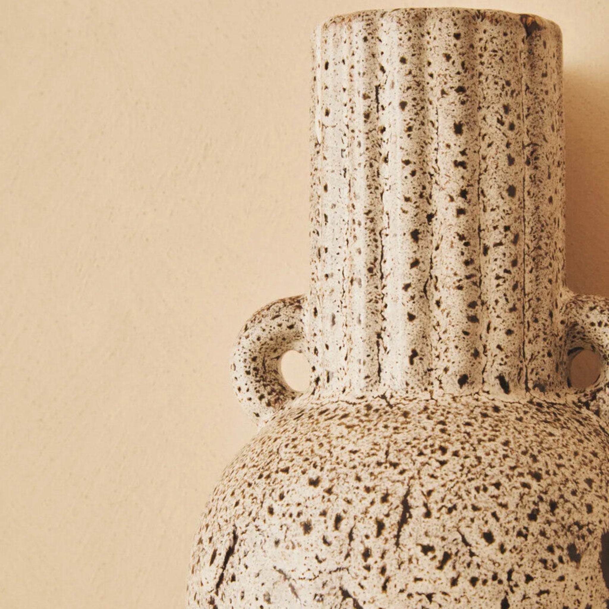 Calcita Small Speckled Brown Vase