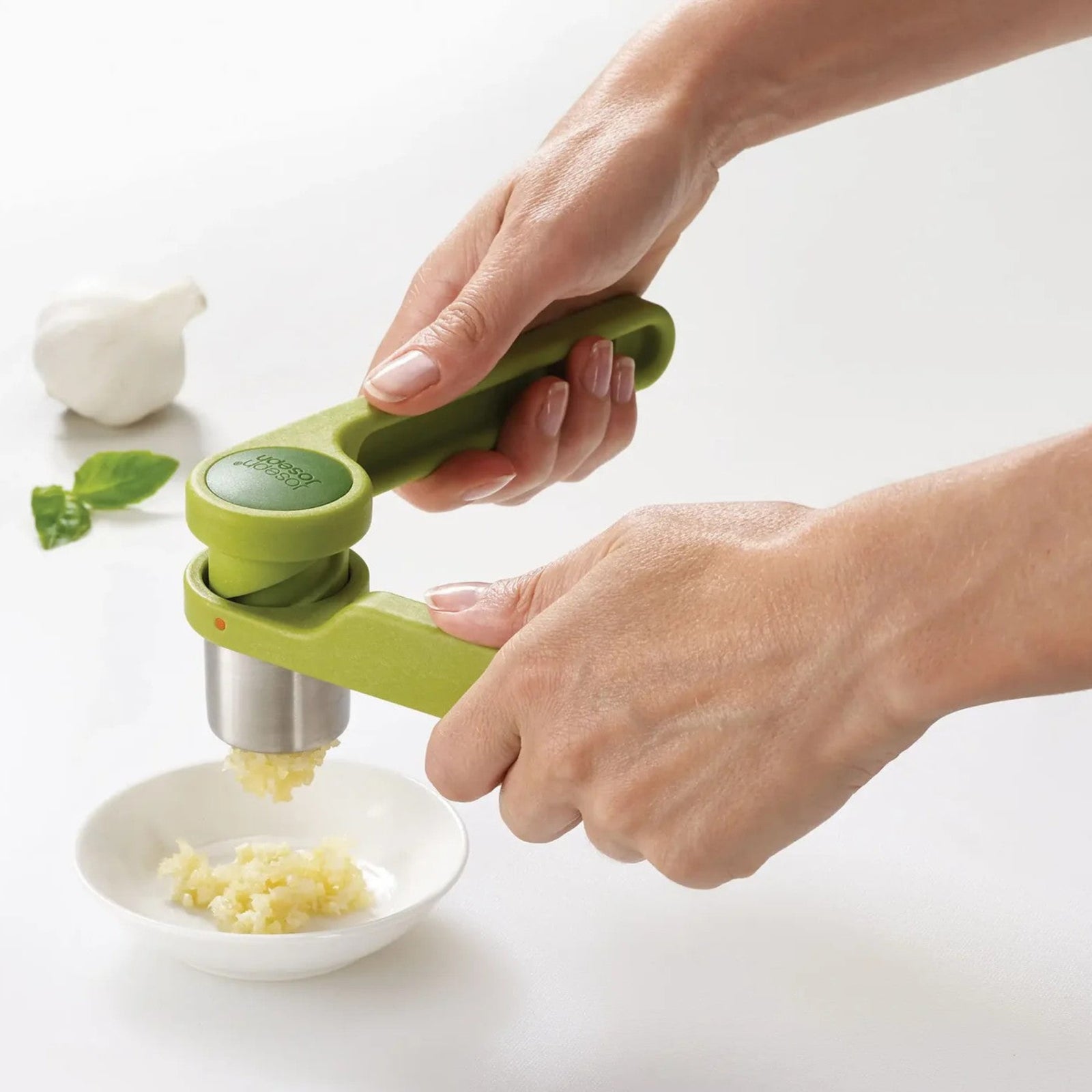 Helix Garlic Press Sterling Home 4