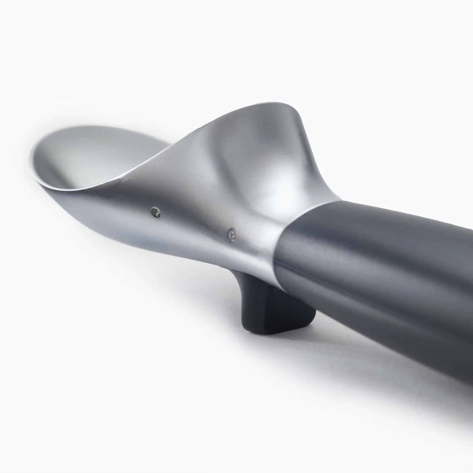 Joseph Joseph Elevate Icecream Scoop - Elevate Ice-Cream Scoop Grey Sterling Home 3