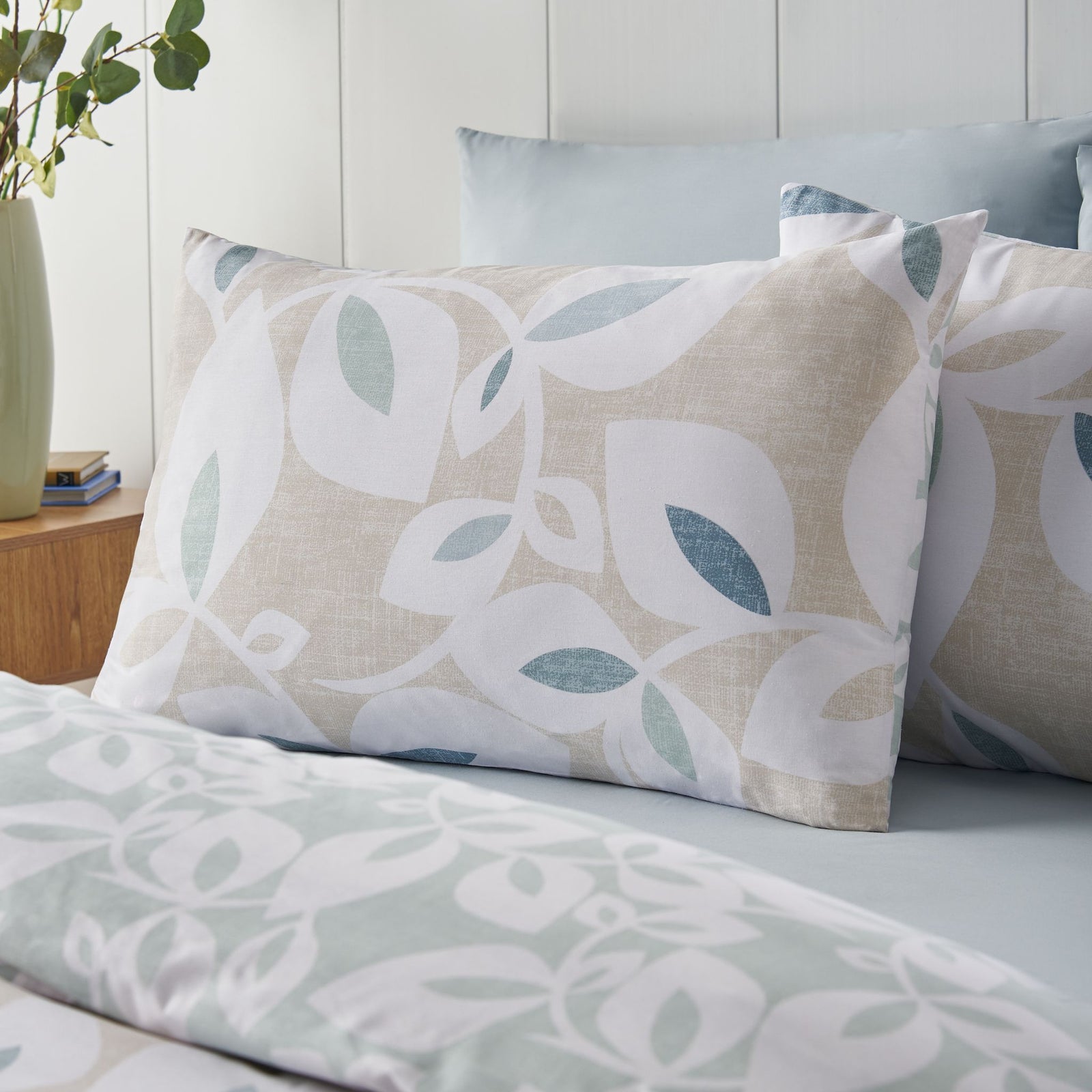 Catherine Lansfield Inga Leaf Natural Duvet Set - Inga Leaf Natural Duvet Set King Sterling Home 3