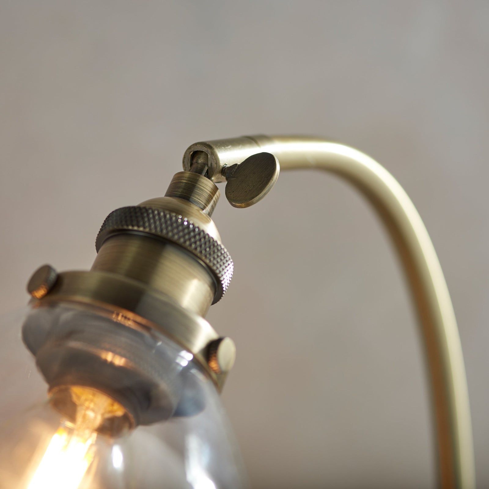 Hensen Antique Brass Table Lamp - DHD Hansen Table Lamp Antique Brass Sterling Home 2