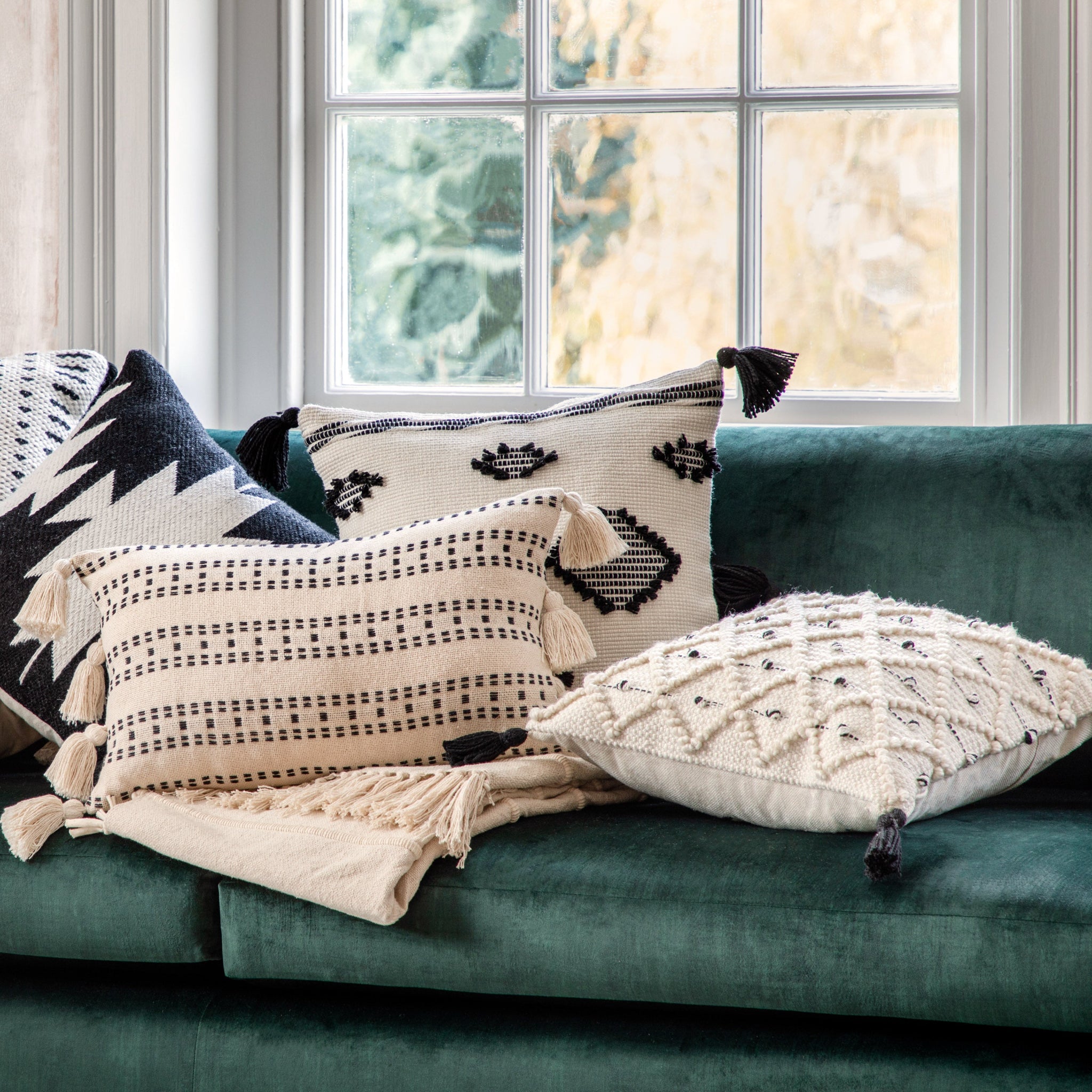 Tilyar Cream And Black Cushion - Tilyar Natural and Black Cushion 45CM Sterling Home 3