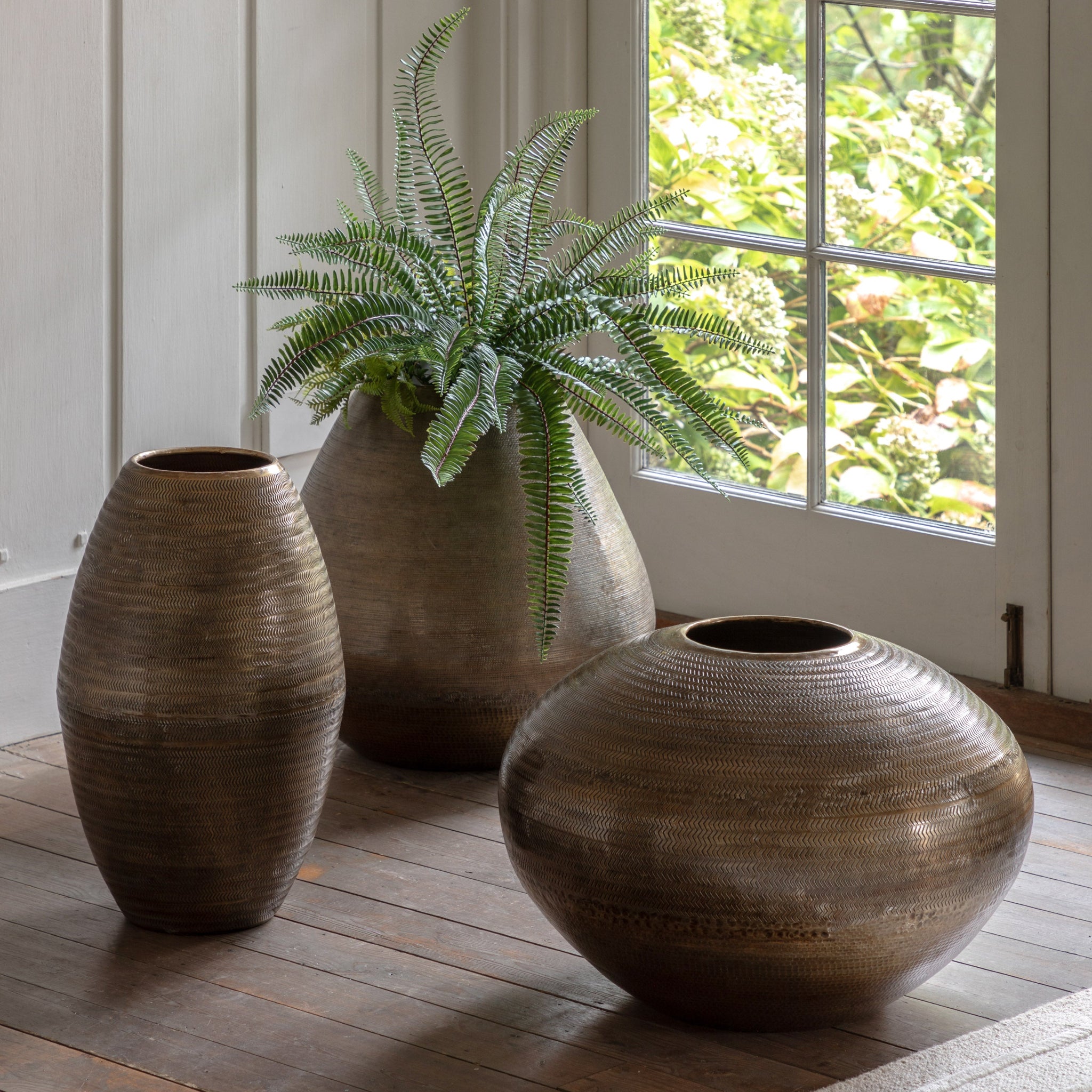 Artistic Aluminium Wide Vase Arrow Black - Artistic Aluminium Wide Vase Arrow Brass Sterling Home 3