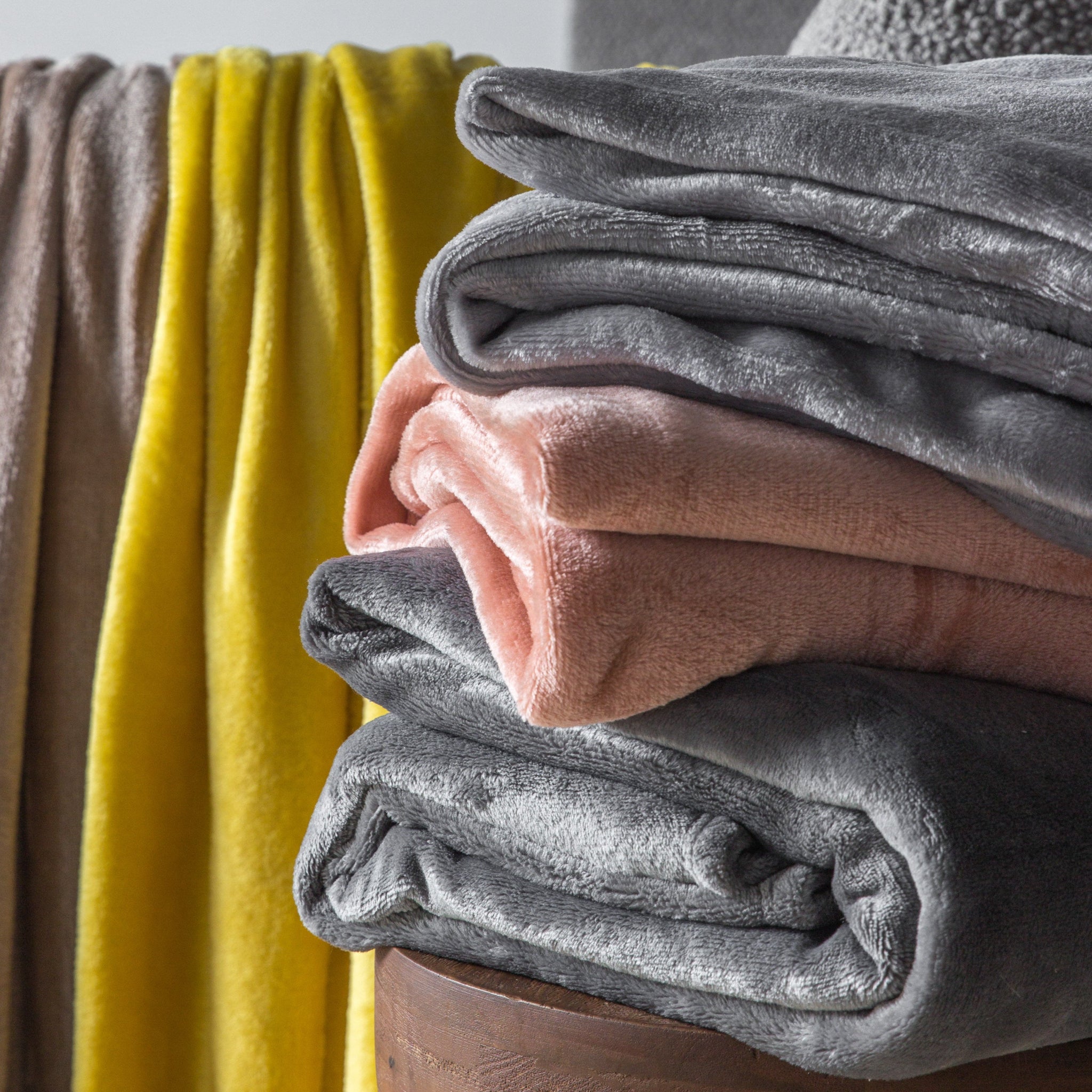 Rolled Flannel Pink Throw - Rolled Flannel Fleece Blush 140x180CM Sterling Home 4