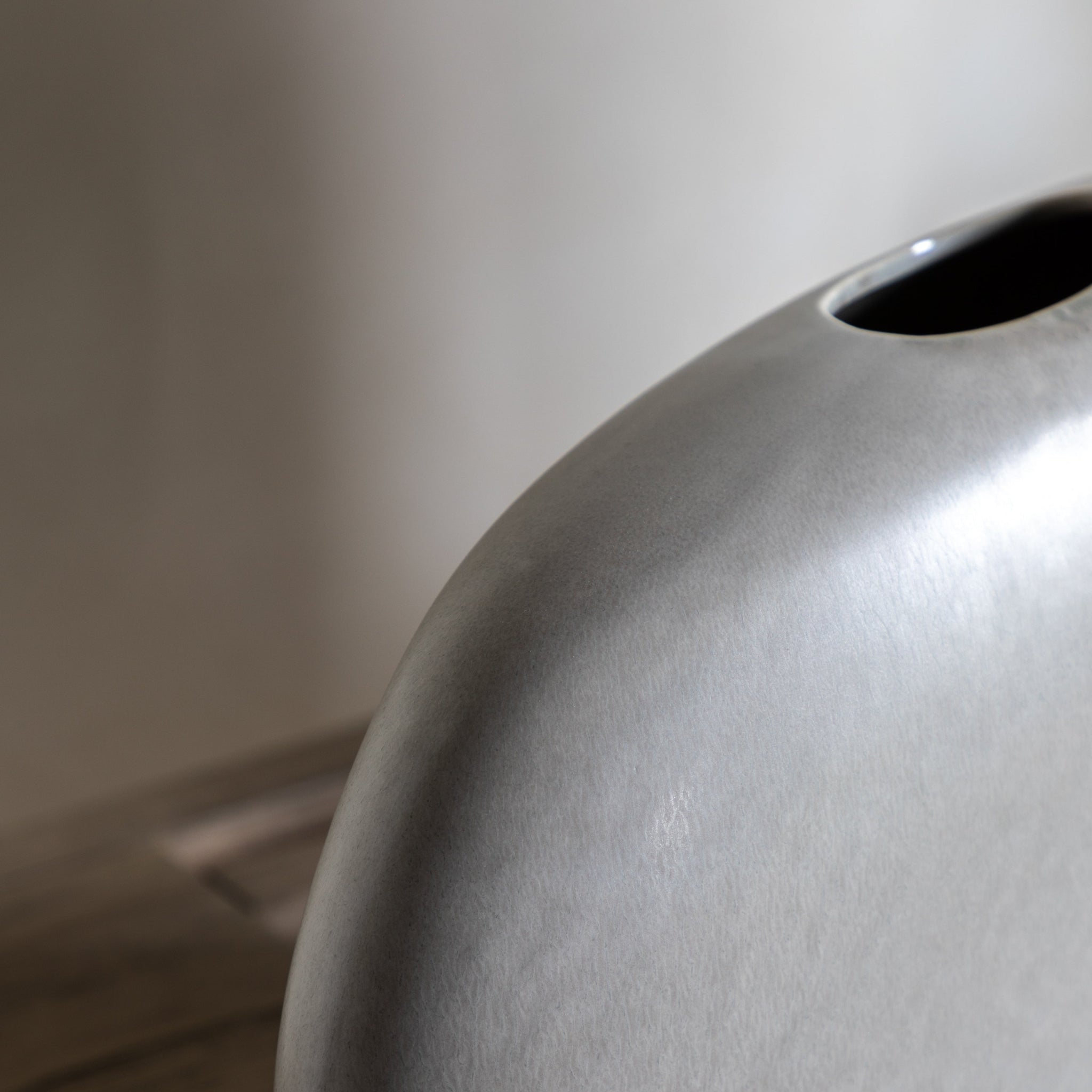 Yui Pebble Medium Vase - Yui Pebble Vase Medium Sterling Home 3