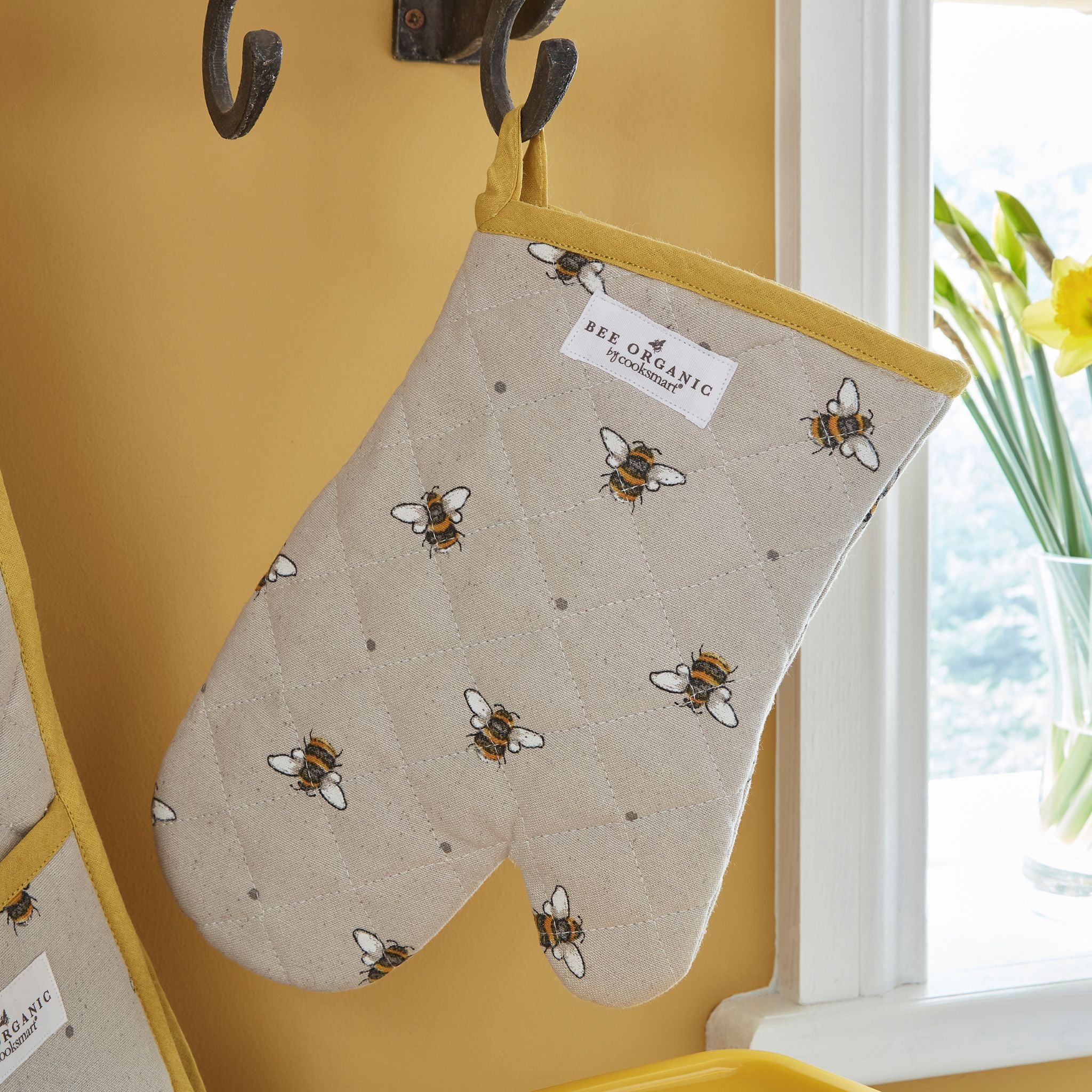Bumble Bees Gauntlet - Bumble Bees Gauntlet - Organic Cotton Sterling Home 1