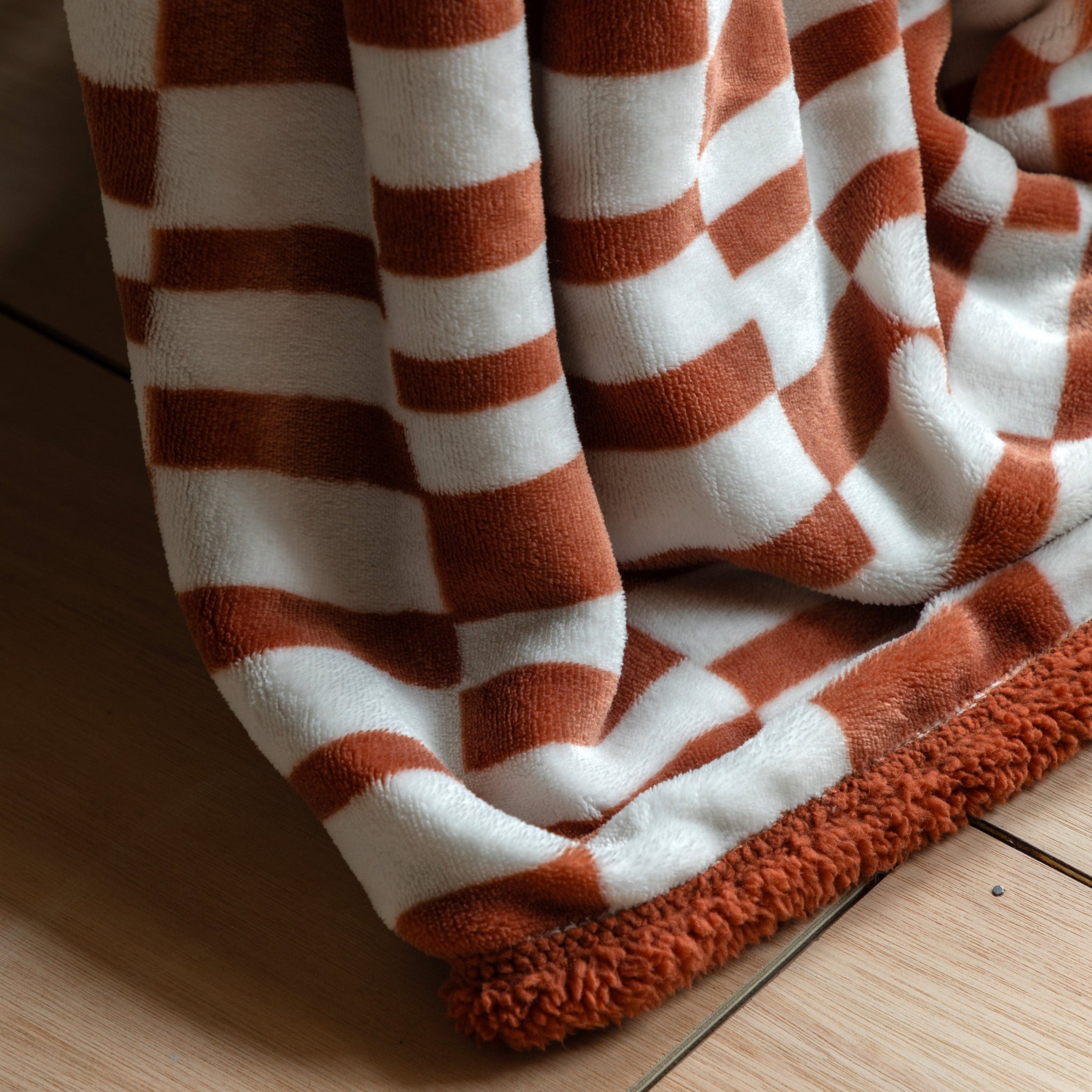 Lohko Sherpa Orange Throw - Lohko Sherpa Throw Nutmeg 152x177CM Sterling Home 3