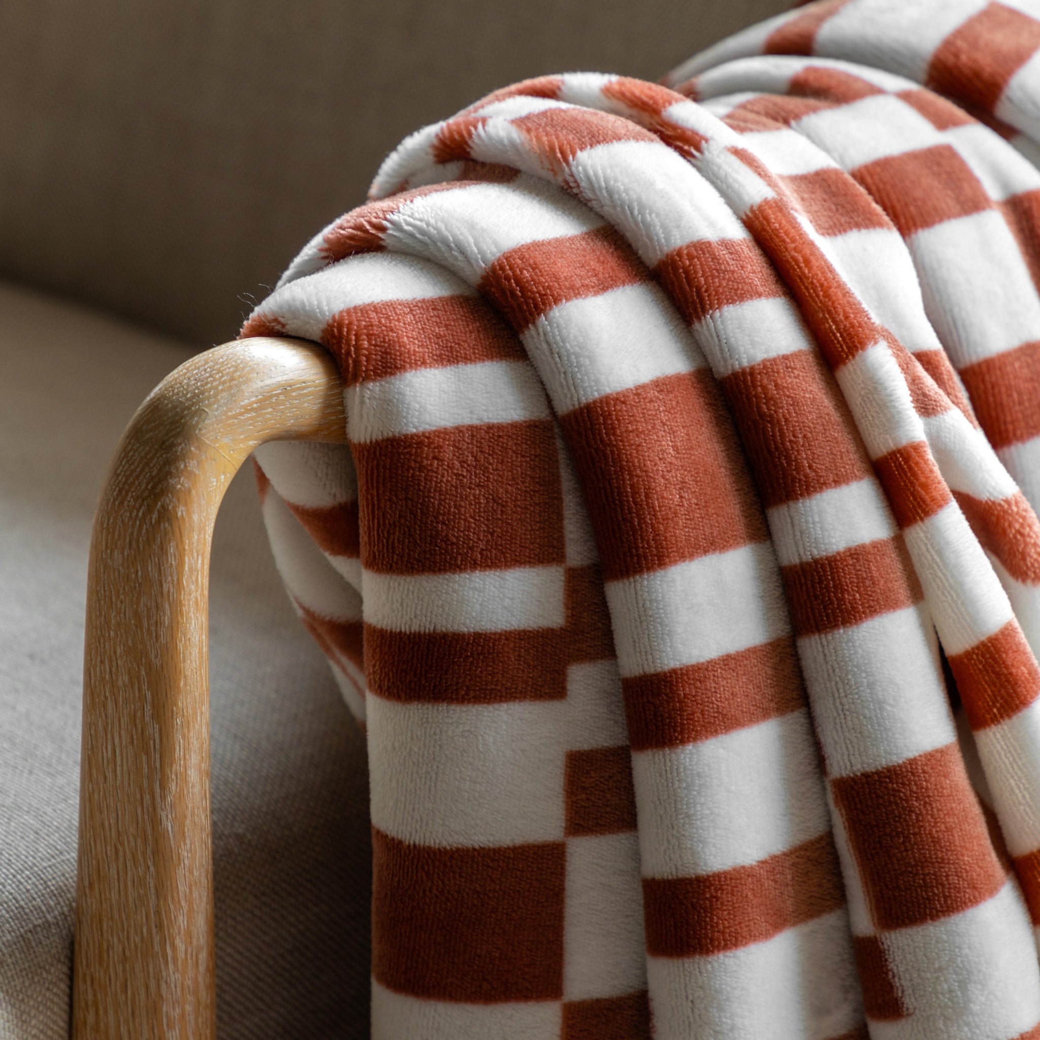 Lohko Sherpa Orange Throw - Lohko Sherpa Throw Nutmeg 152x177CM Sterling Home 2