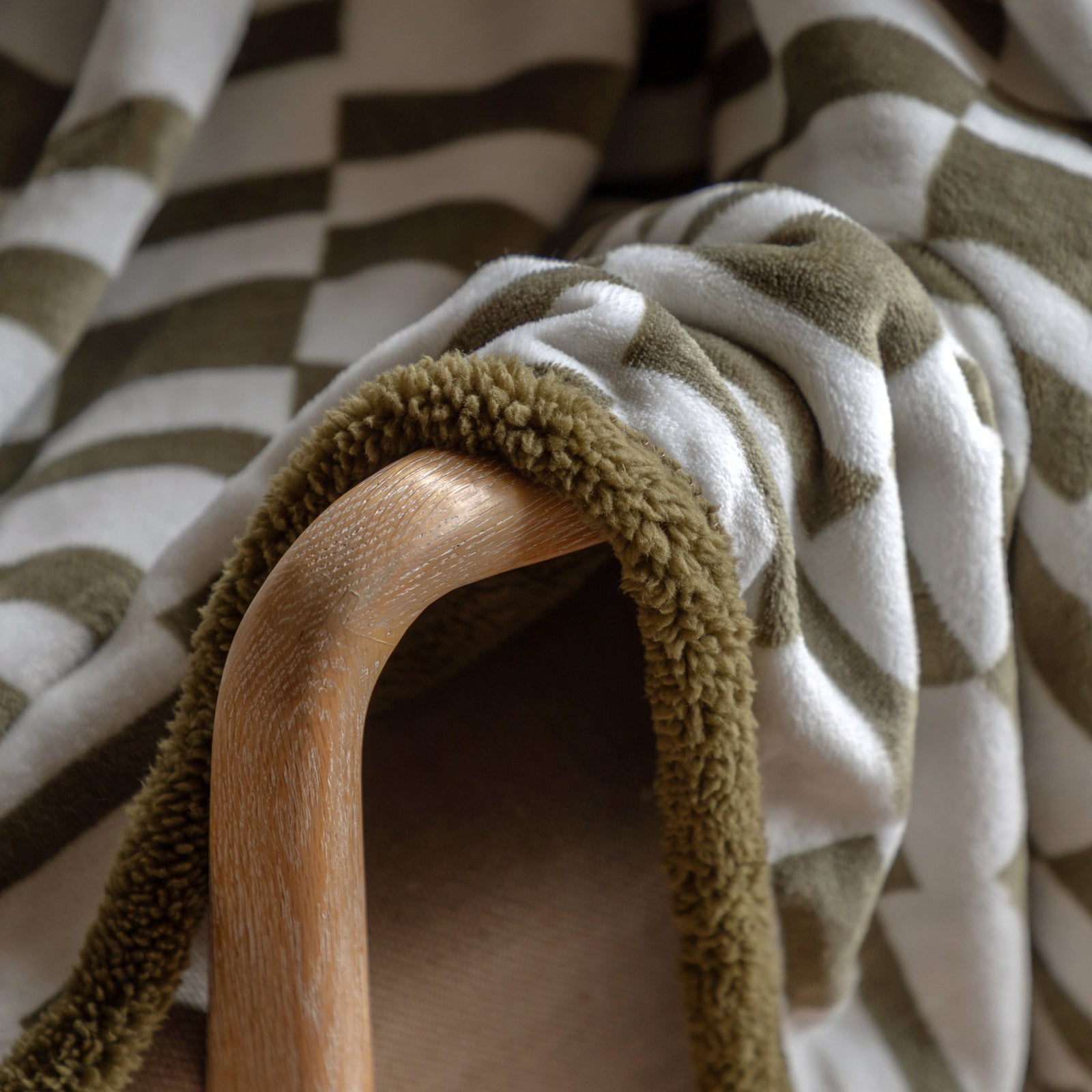 Lohko Sherpa Green Throw - Lohko Sherpa Throw Olive 152x177CM Sterling Home 3