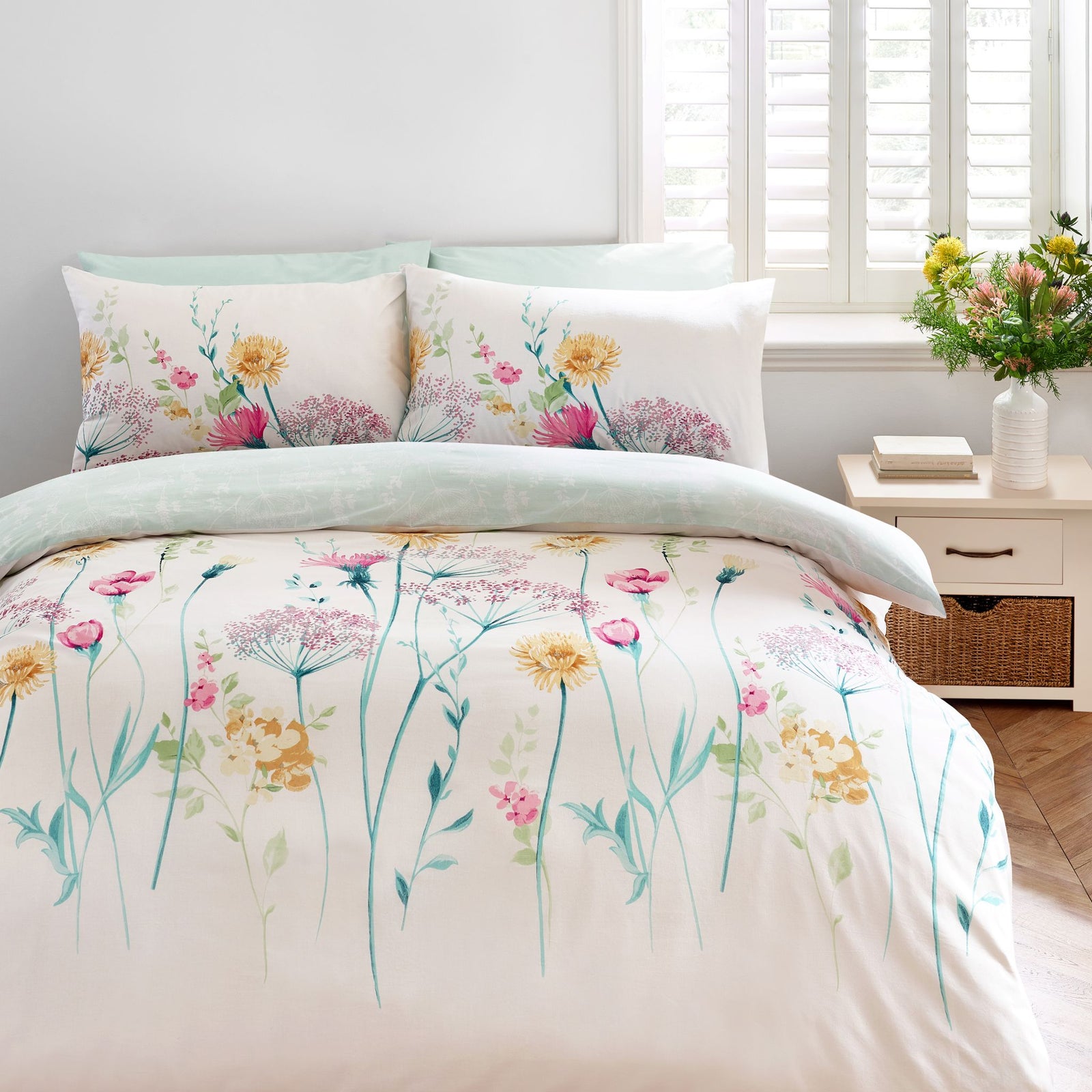 Catherine Lansfield Meadowsweet Floral Bright Duvet Set - Meadowsweet Floral Bright Duvet Set King Sterling Home 1