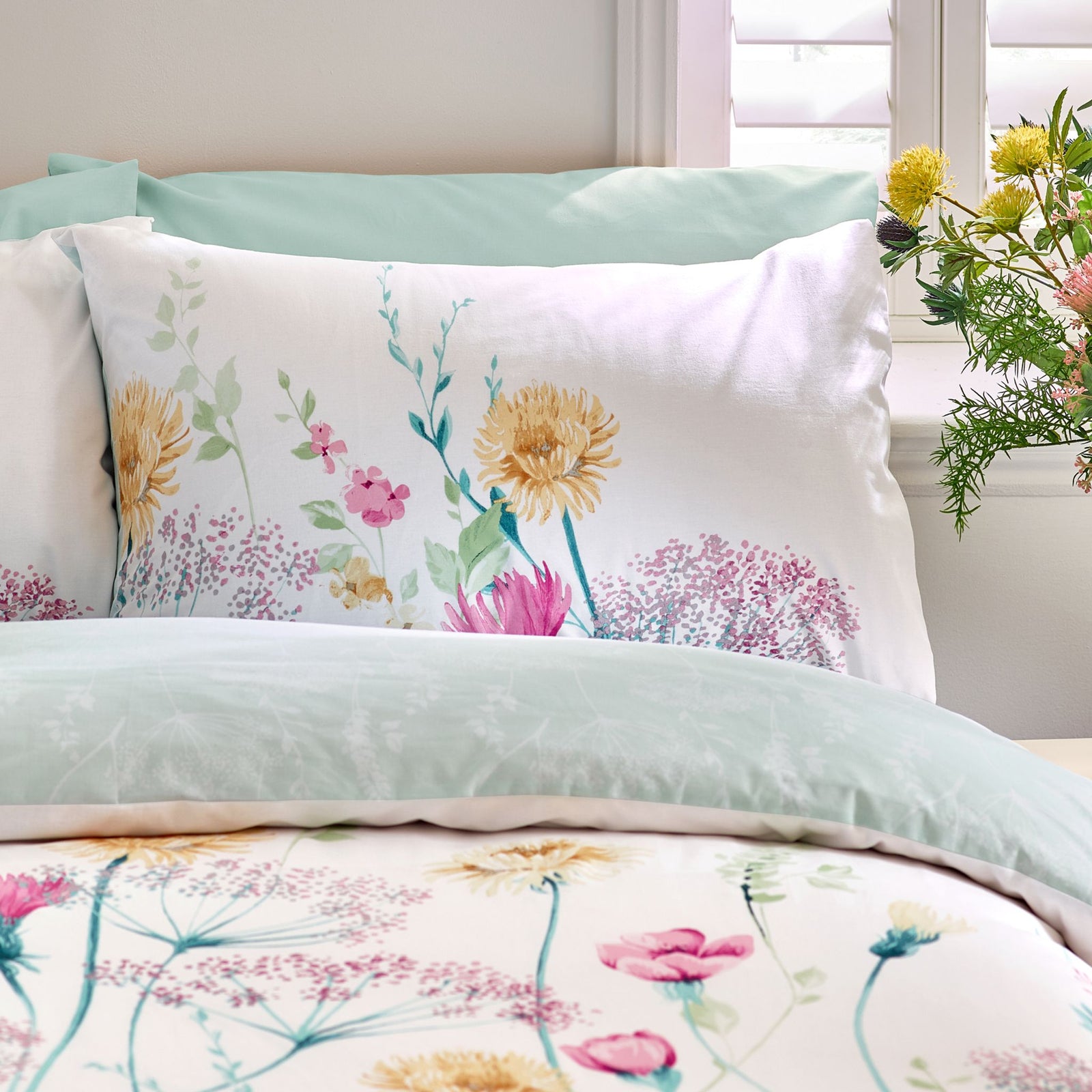 Catherine Lansfield Meadowsweet Floral Bright Duvet Set - Meadowsweet Floral Bright Duvet Set King Sterling Home 3