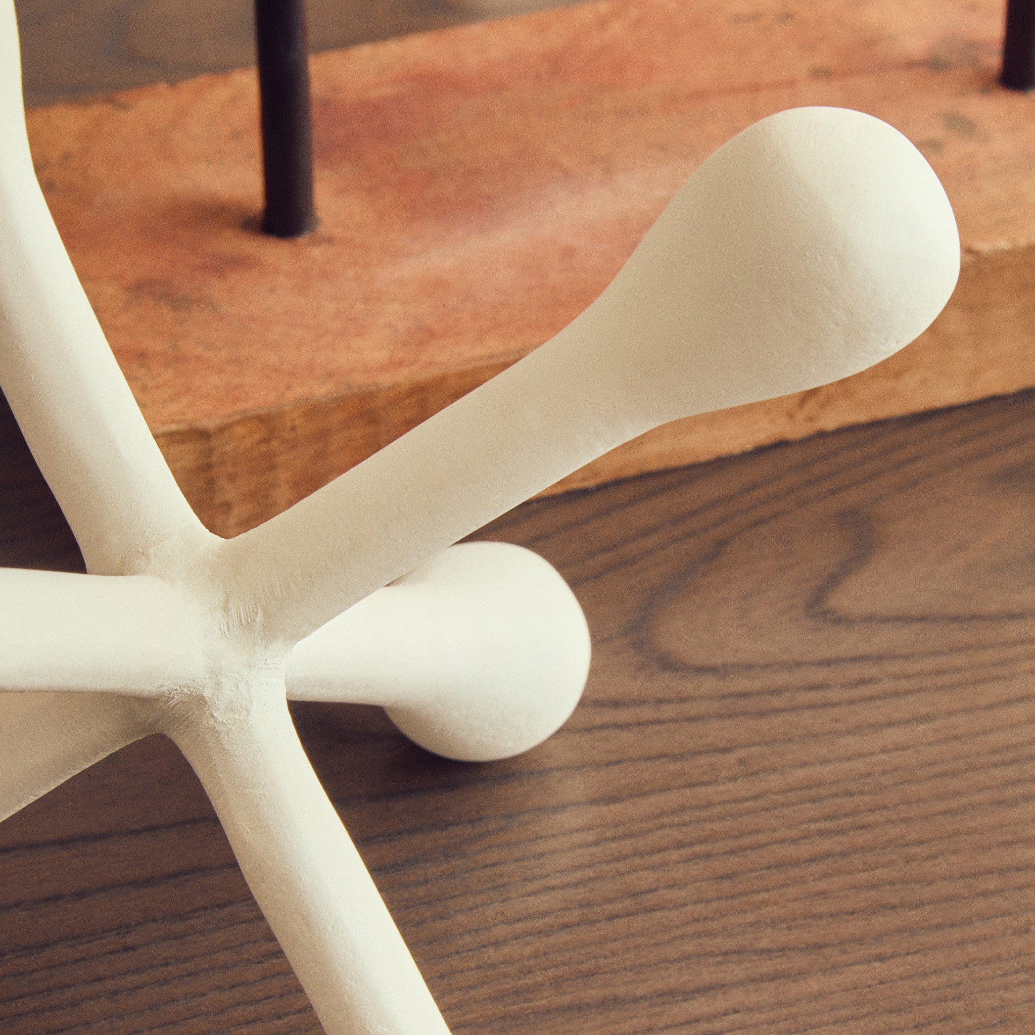 Prato Ivory Finish Knot Sculpture