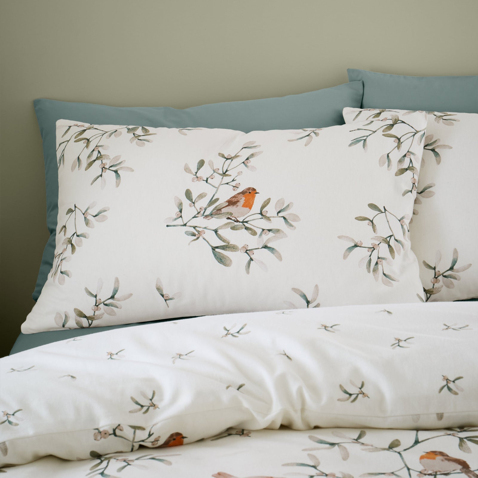 Catherine Lansfield Brushed Mistletoe Robins Duvet Set King - Brushed Mistletoe Robins Duvet Set King Sterling Home 4