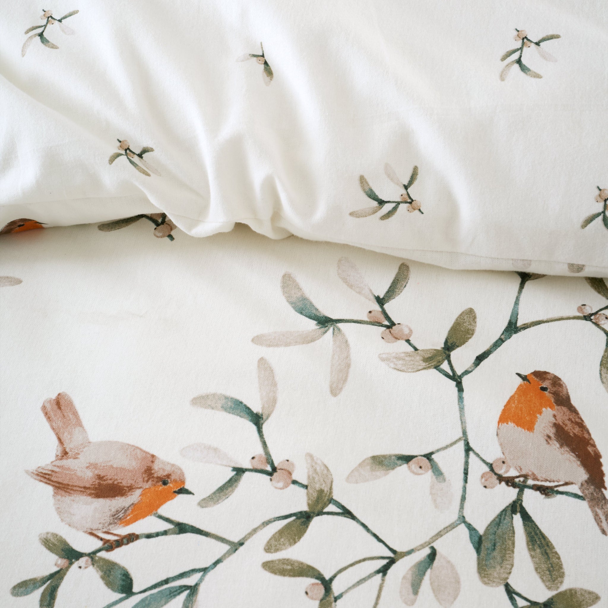 Catherine Lansfield Brushed Mistletoe Robins Duvet Set Single - Brushed Mistletoe Robins Duvet Set Single Sterling Home 2