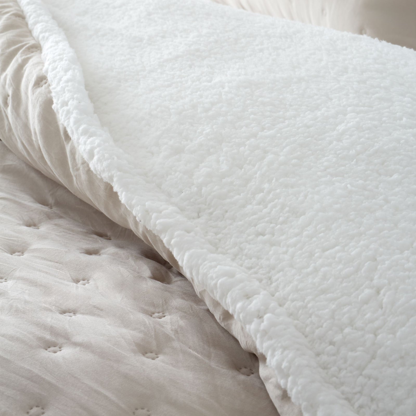 Cozy Nori Sherpa Cream Duvet Set - DISC Cosy Nori Sherpa Natural Duvet Set Double Sterling Home 4