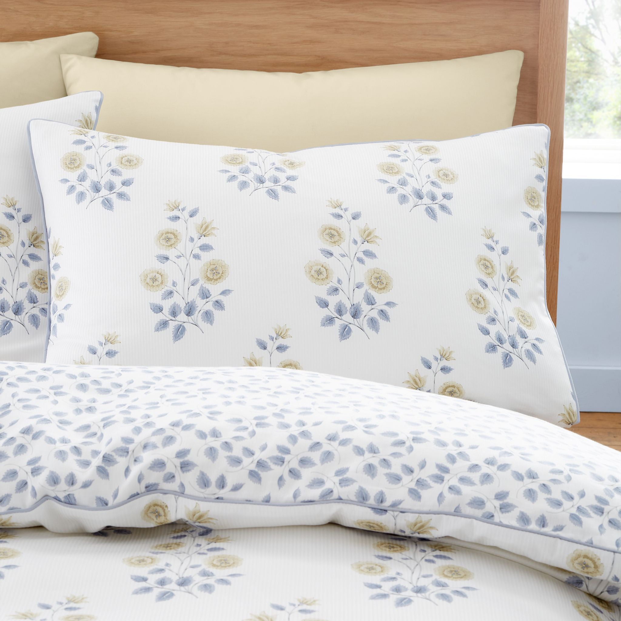 Bianca Eloise Floral Blue Duvet Set - Eloise Floral Blue Duvet Set Double Sterling Home 4