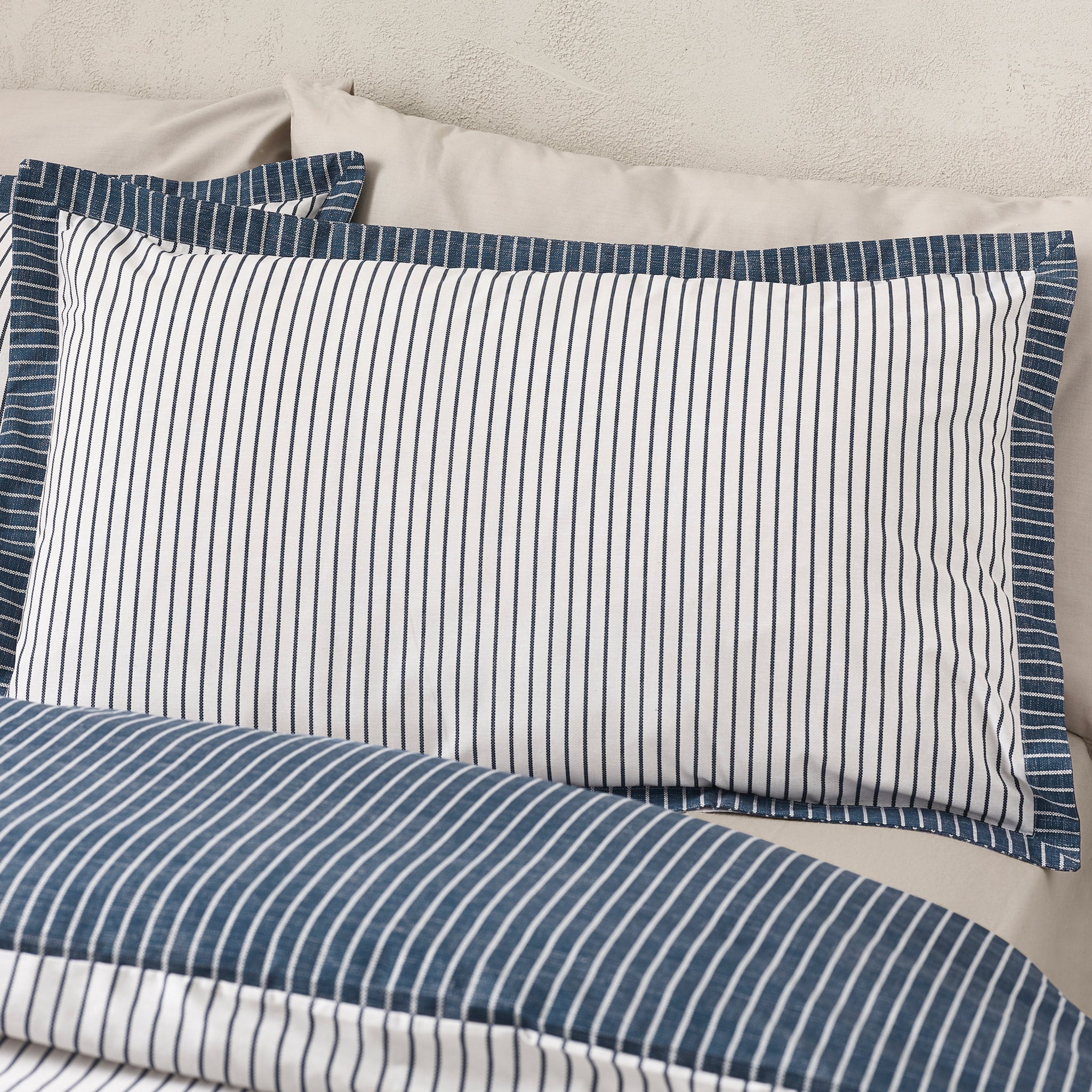 Catherine Lansfield Oxford Pinestripe Navy Duvet Set Super King - Oxford Pinestripe Navy Duvet Set Super King Sterling Home 3
