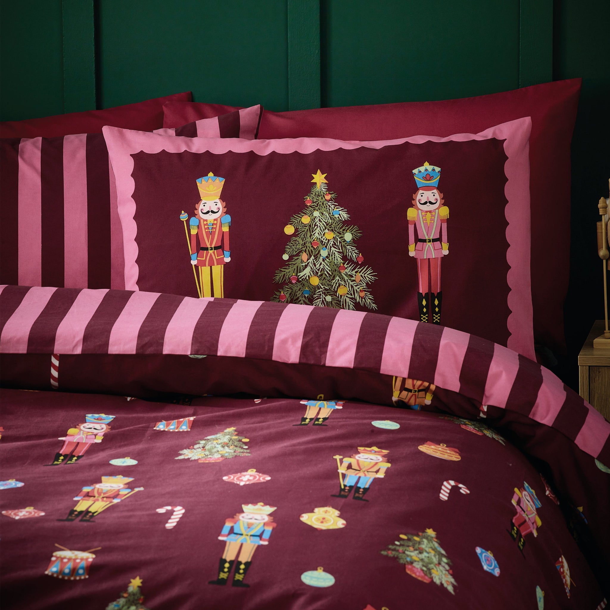 Catherine Lansfield Nutcracker Purple Duvet Set Double - Nutcracker Plum Duvet Set Double Sterling Home 3