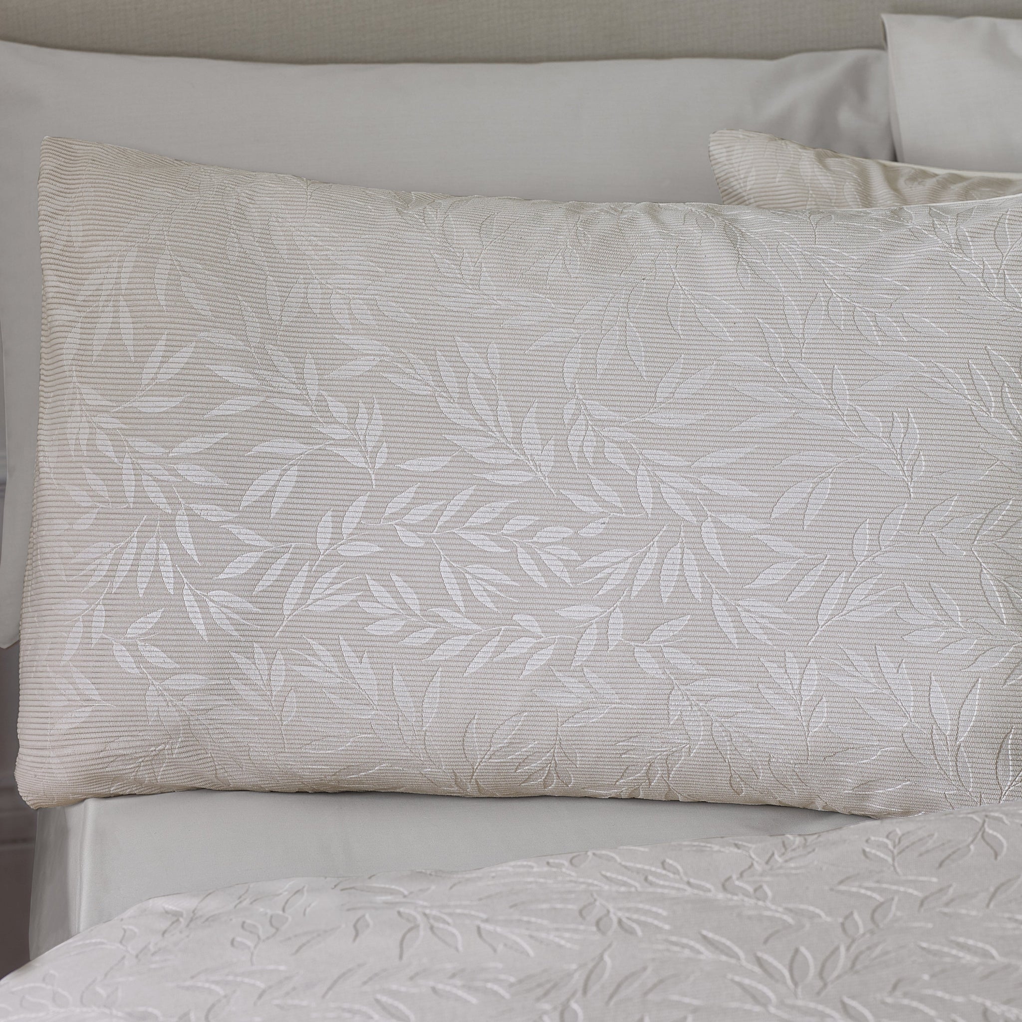 DISC Corded Leaves Duvet Set Super King Sterling Home 2