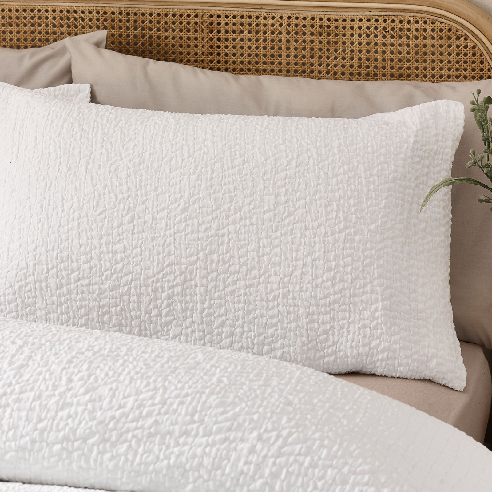 Catherine Lansfield Crinkle Seersucker White Duvet Set - Crinkle Seersucker White Duvet Set King Sterling Home 2