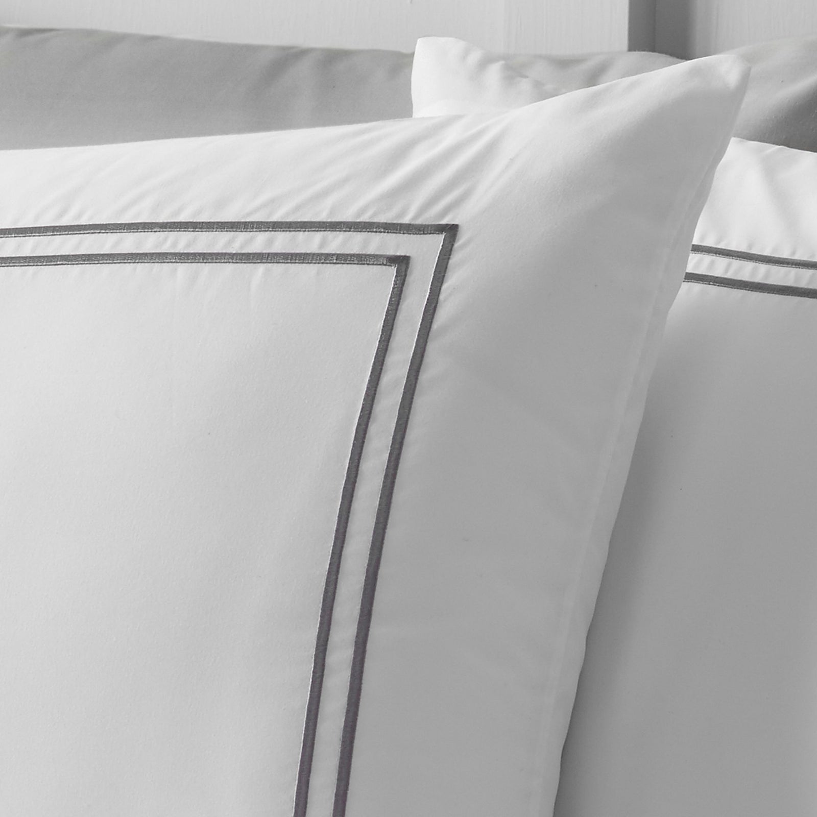 Catherine Lansfield So Soft Mono Satin Stich White Duvet Set - So Soft Mono Satin Stich White Duvet Set King Sterling Home 3