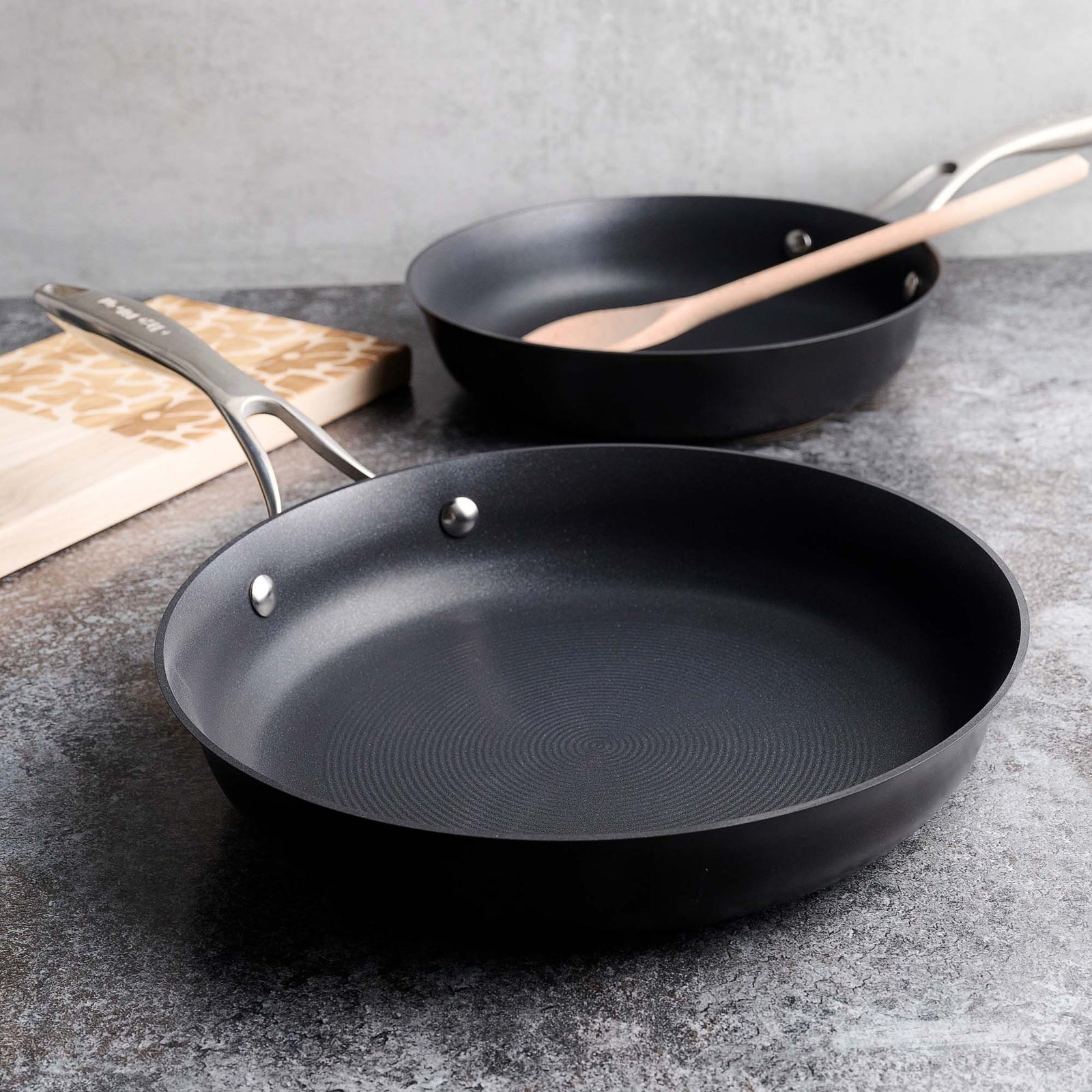 Circulon Style Large Open Skillet - Circulon Style 28CM /11" Open Skillet Accessories Sterling Home 1