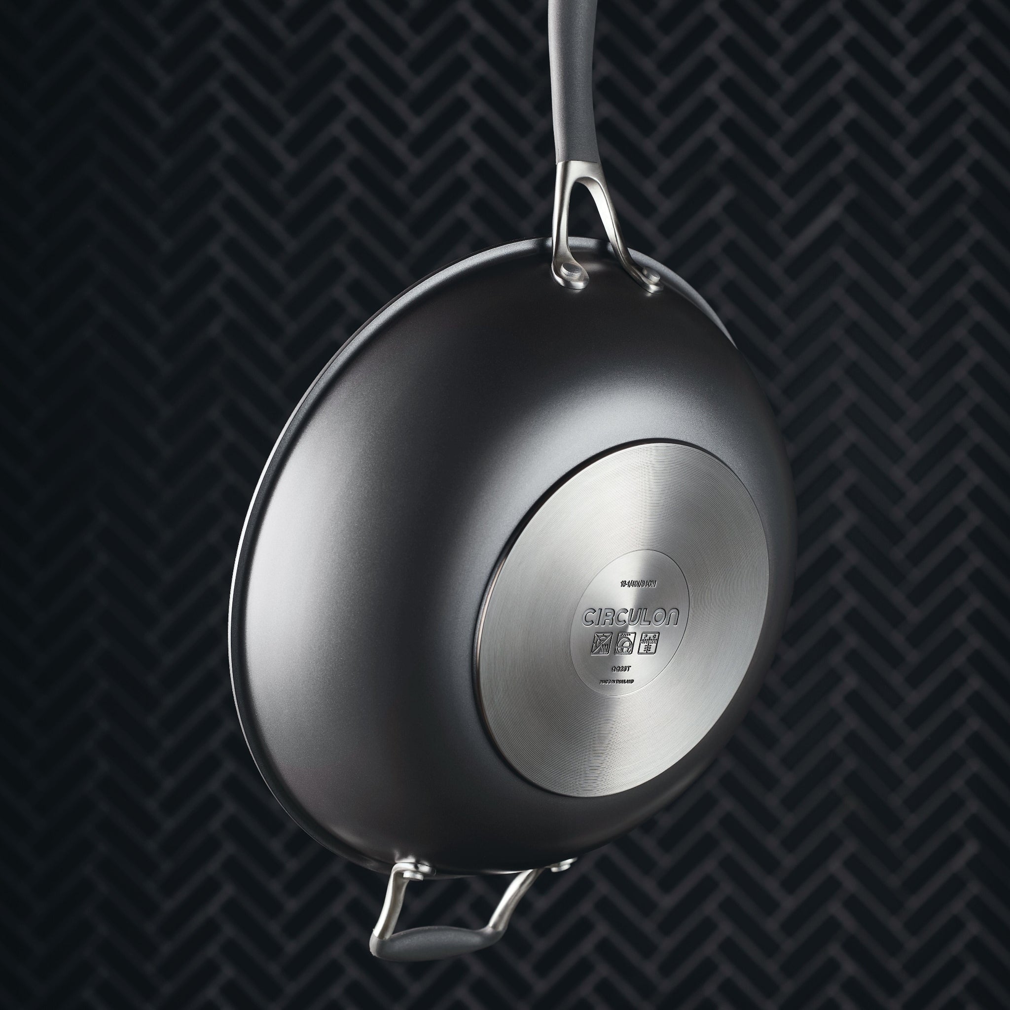 Circulon Scratch Defense Open Stirfry Pan 34CM Sterling Home 4