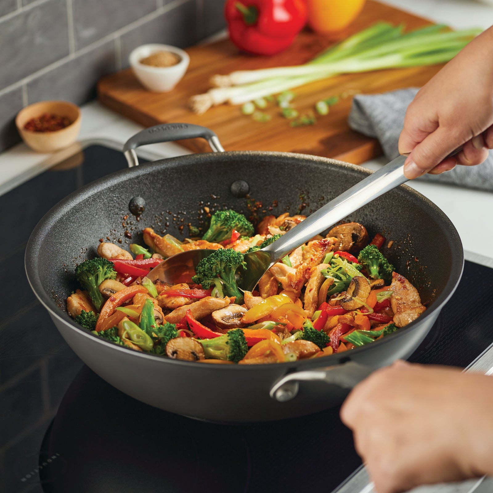 Circulon S Defense Open Stirfry 34CM Sterling Home 3