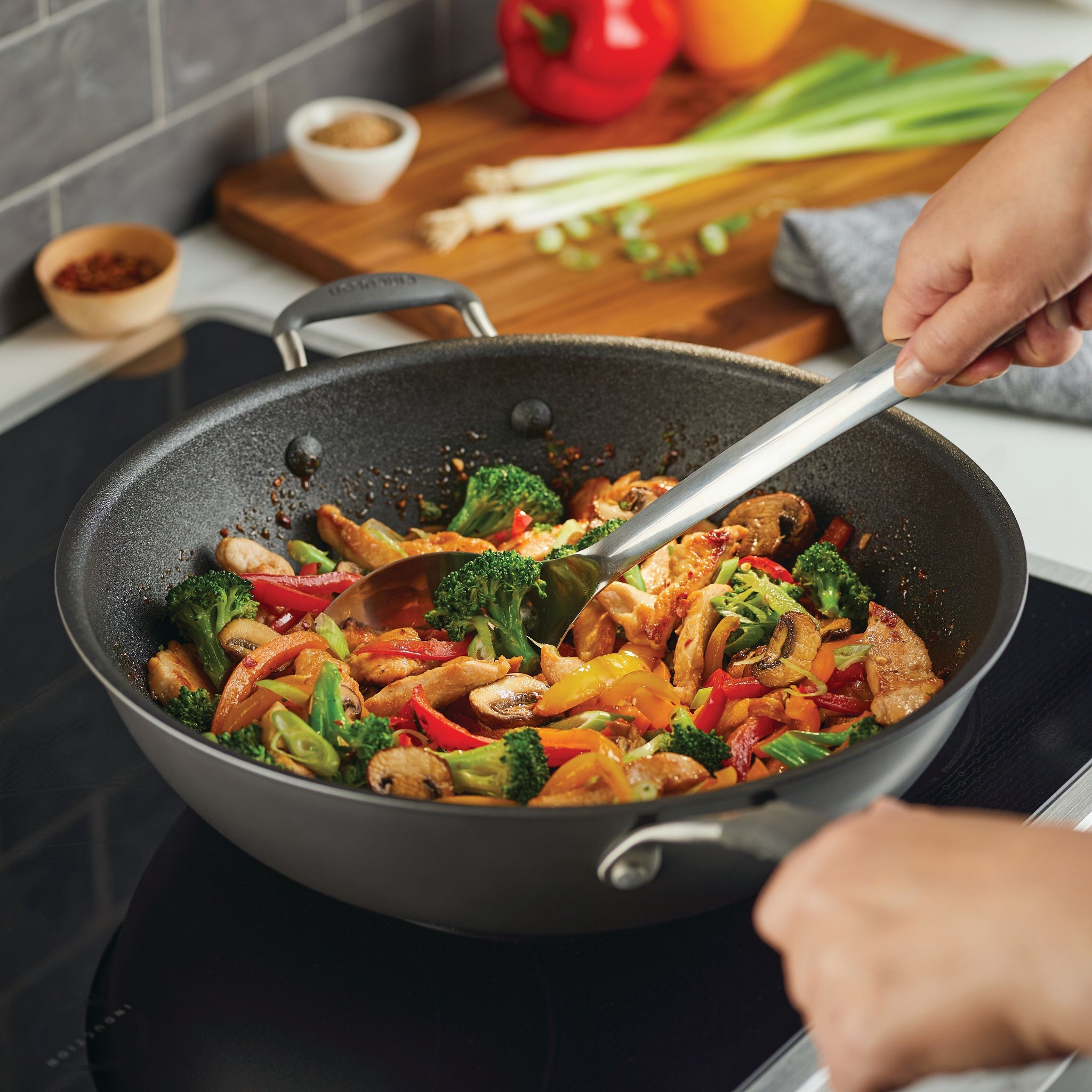 Circulon Scratch Defense Open Stirfry Pan 34CM Sterling Home 3