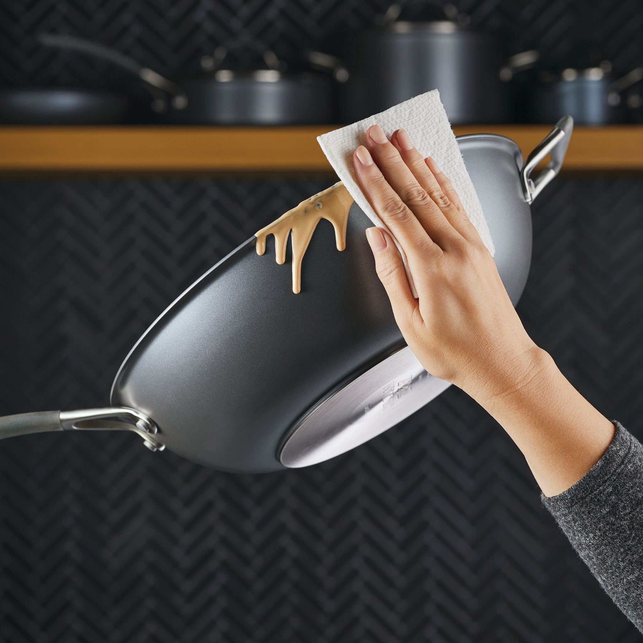 Circulon Scratch Defense Open Stirfry Pan 34CM Sterling Home 2