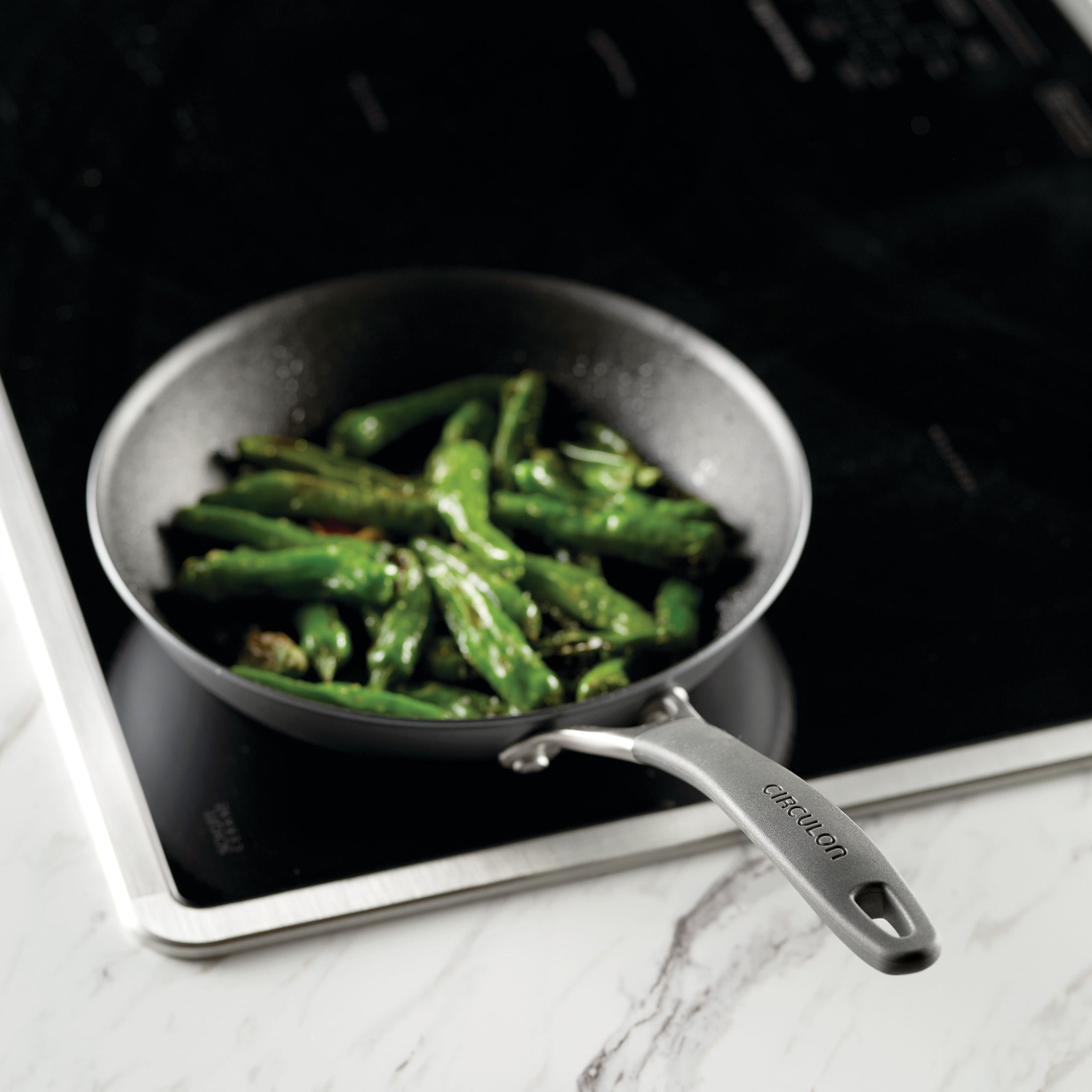 Circulon Scratch Defense Skillet 25.4cm Sterling Home 3