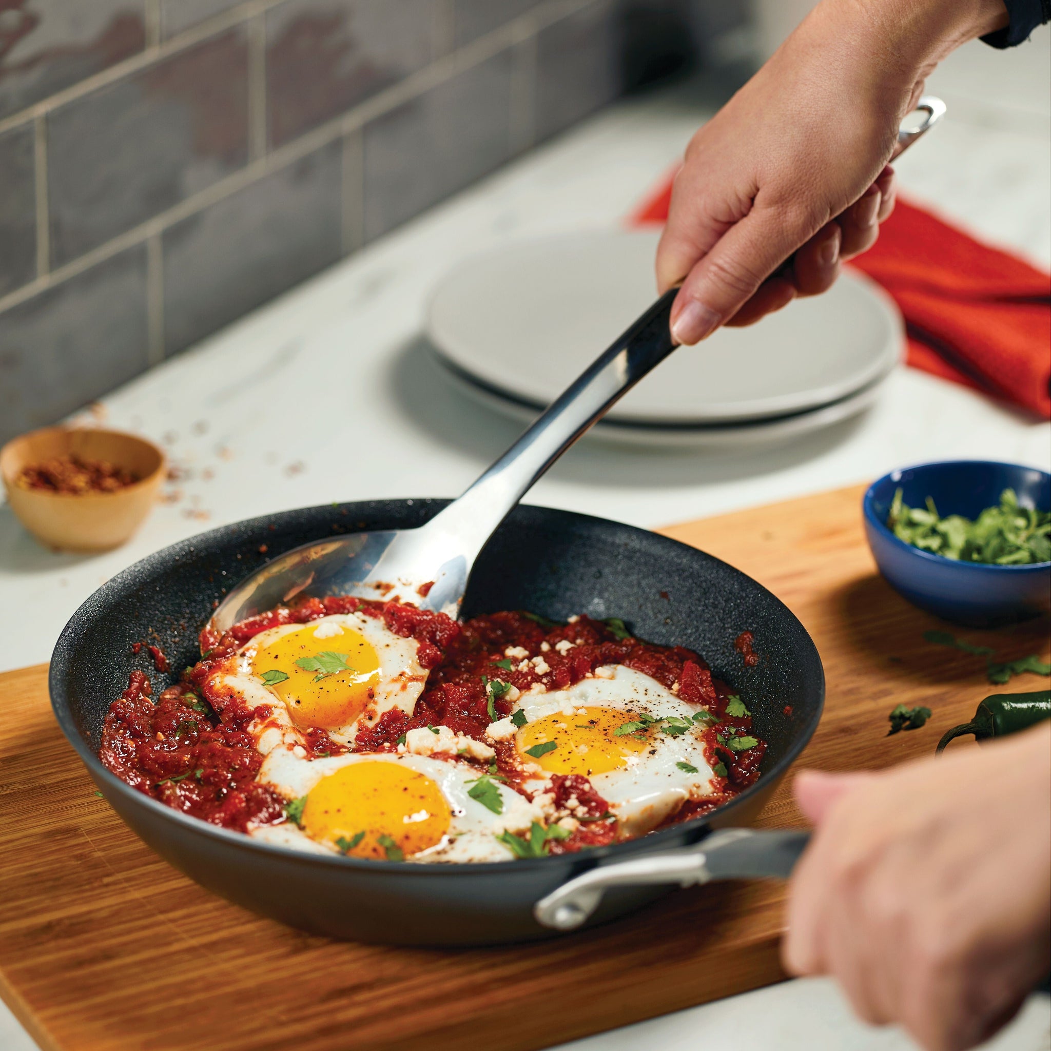 Circulon Scratch Defense Skillet 25.4cm Sterling Home 2