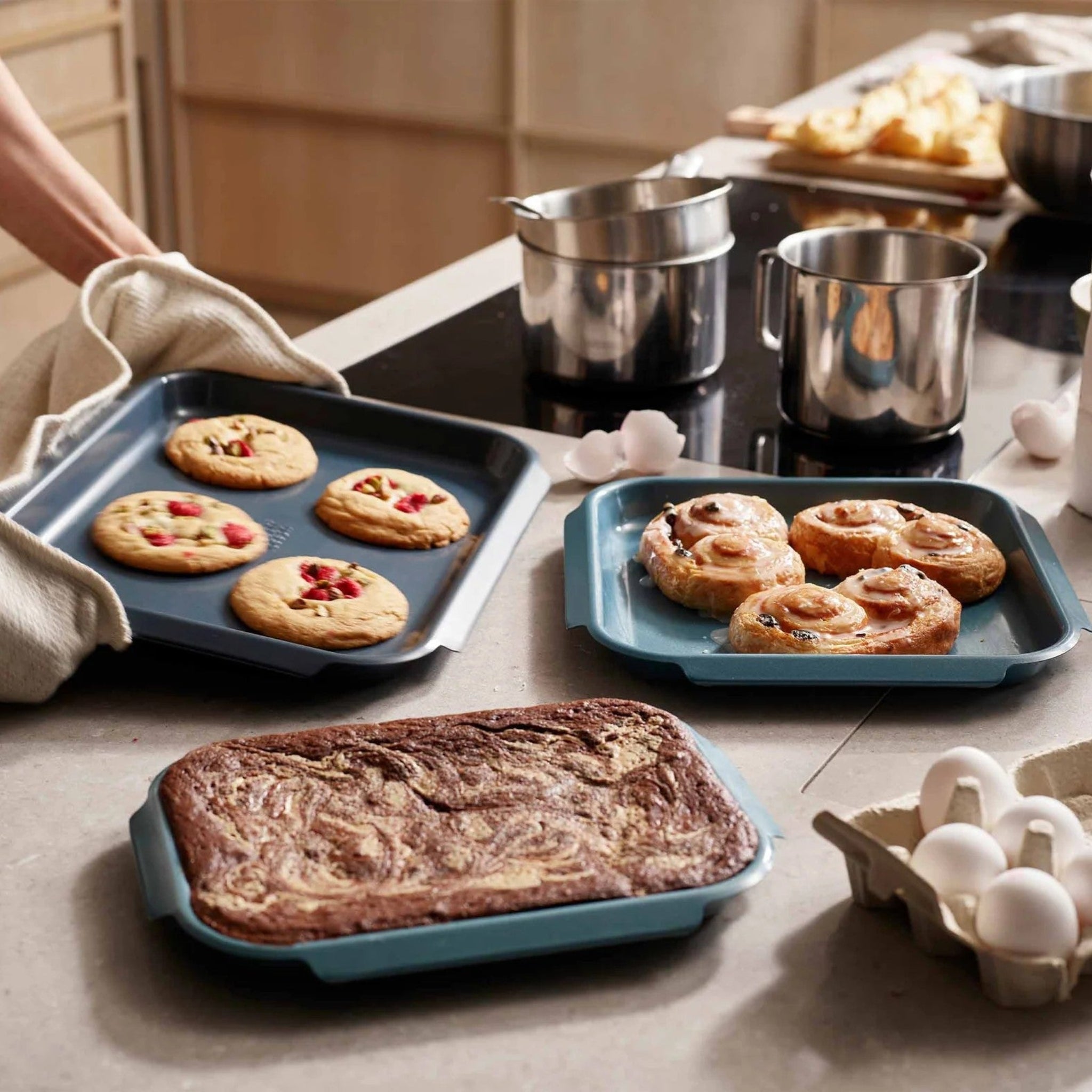 Joseph Joseph Nest Set of 3 Baking Tin Set - Nest Shallow Bake Set of 3 Trays Sterling Home 1