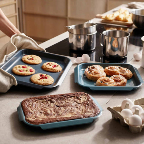 Joseph Joseph Nest Set of 3 Baking Tin Set - Nest Shallow Bake Set of 3 Trays Sterling Home 1