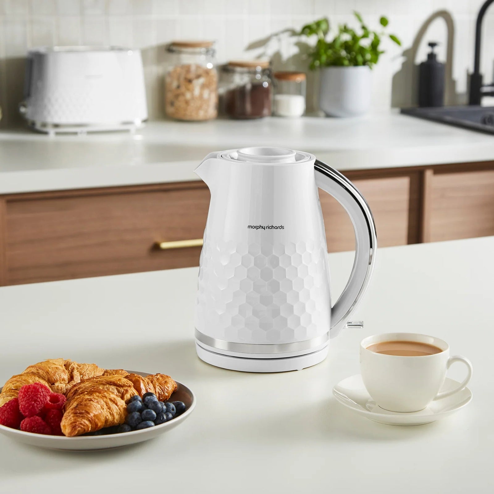 Hive Jug Kettle White Sterling Home 1