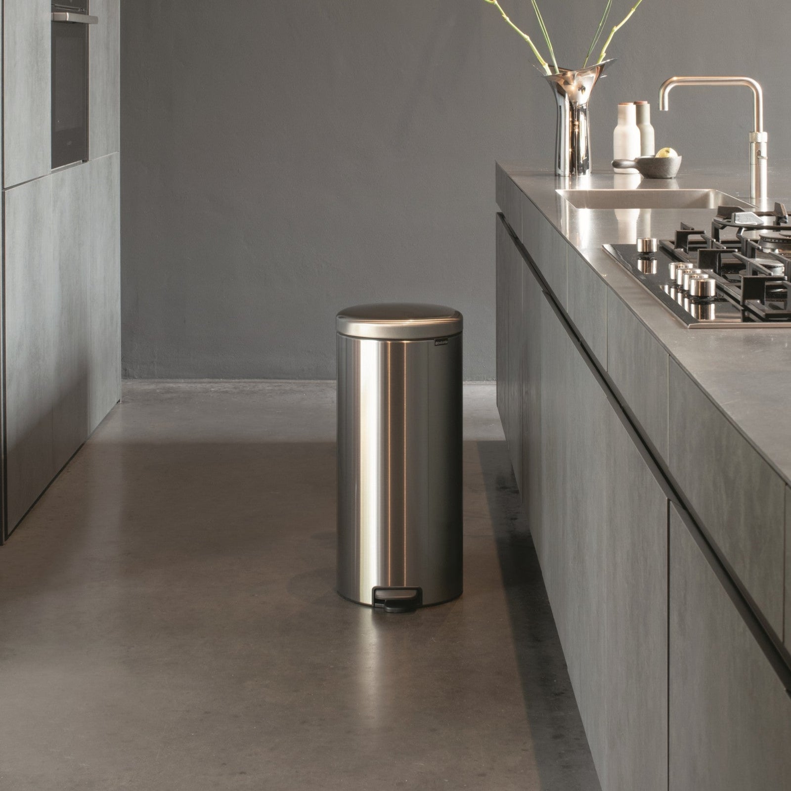 New Icon Pedal Bin FPP Matt Steel 30L Sterling Home 2