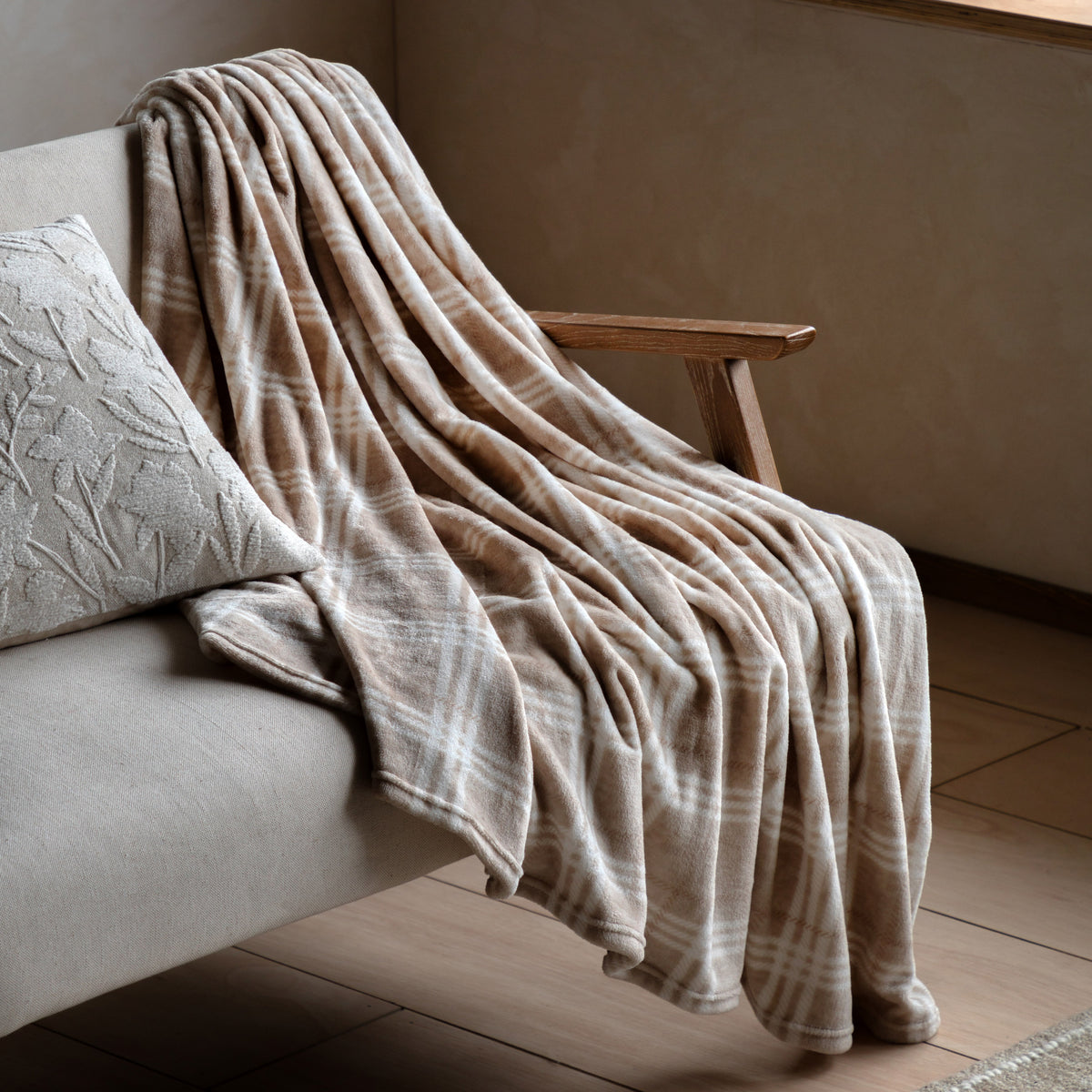 Checkmate Rolled Fleece Cream Blankets & Throws Sterling Home 3