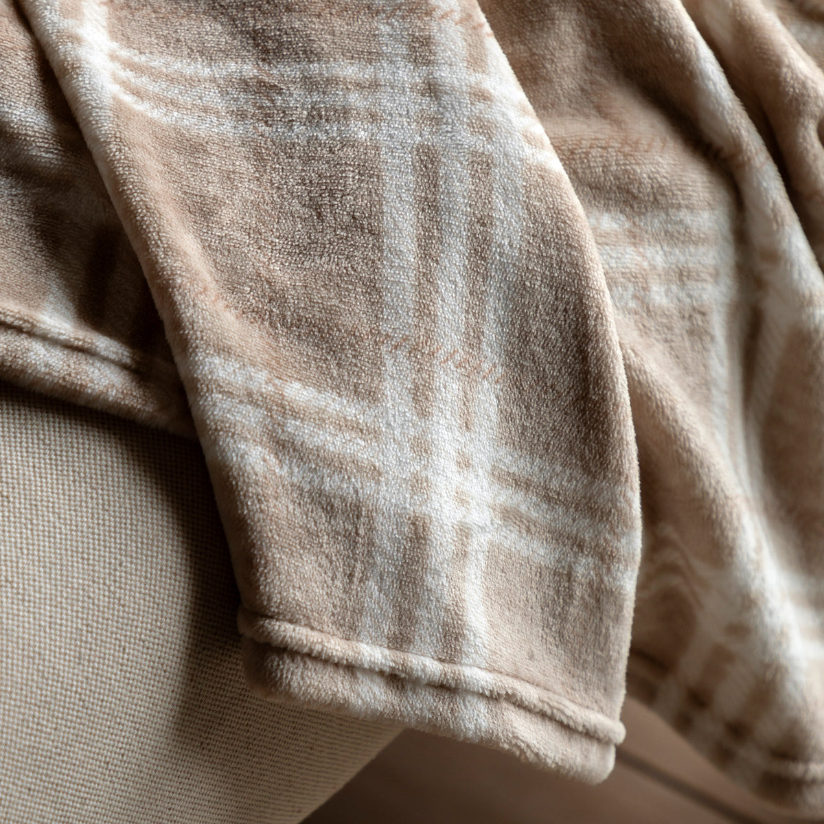 Checkmate Rolled Fleece Cream Blankets & Throws Sterling Home 2