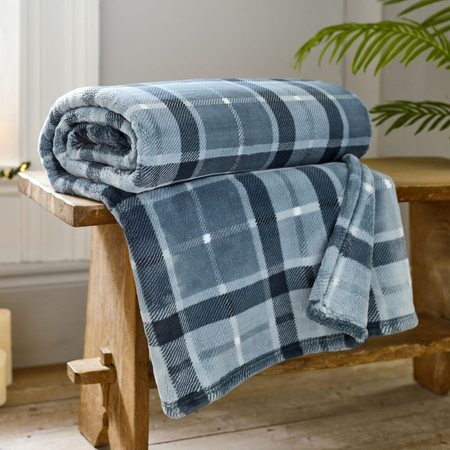 The Lyndon Company Pheasant Check Throw Navy - TLC Pheasant Check Throw Navy 140x180CM Sterling Home 1
