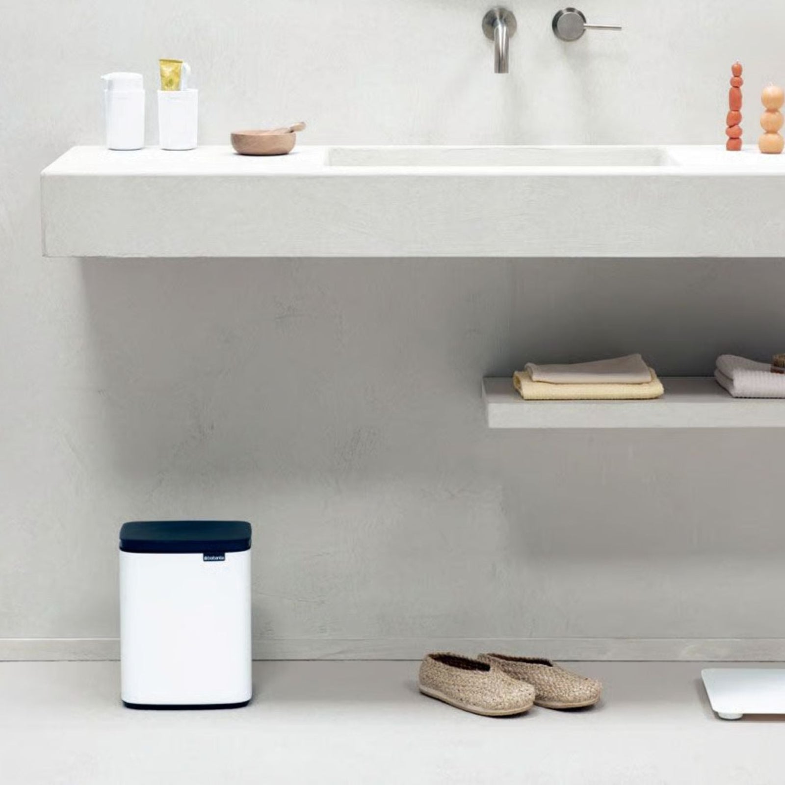 Brabantia Bo Waste Bin White 7L - Bo Waste Bin 7L White Sterling Home 1