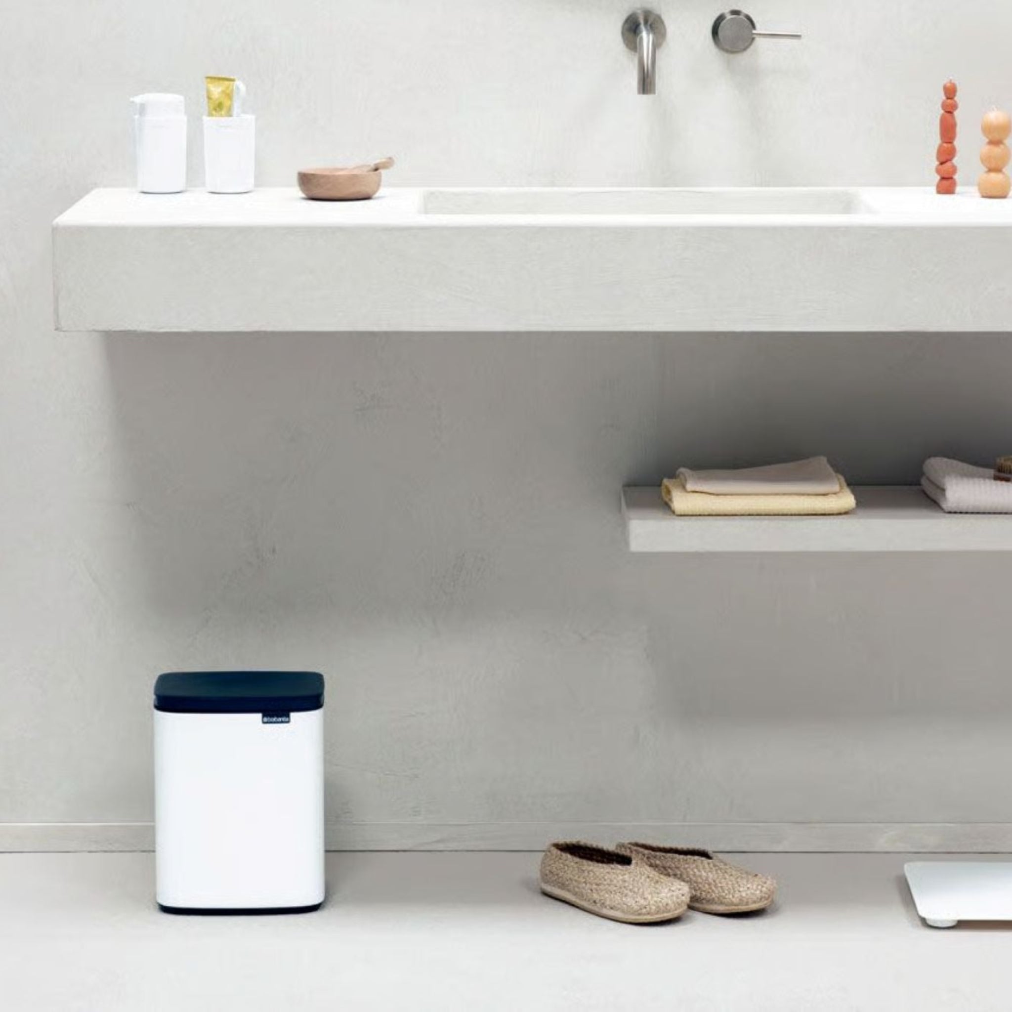 Brabantia Bo Waste Bin White 7L - Bo Waste Bin 7L White Sterling Home 1