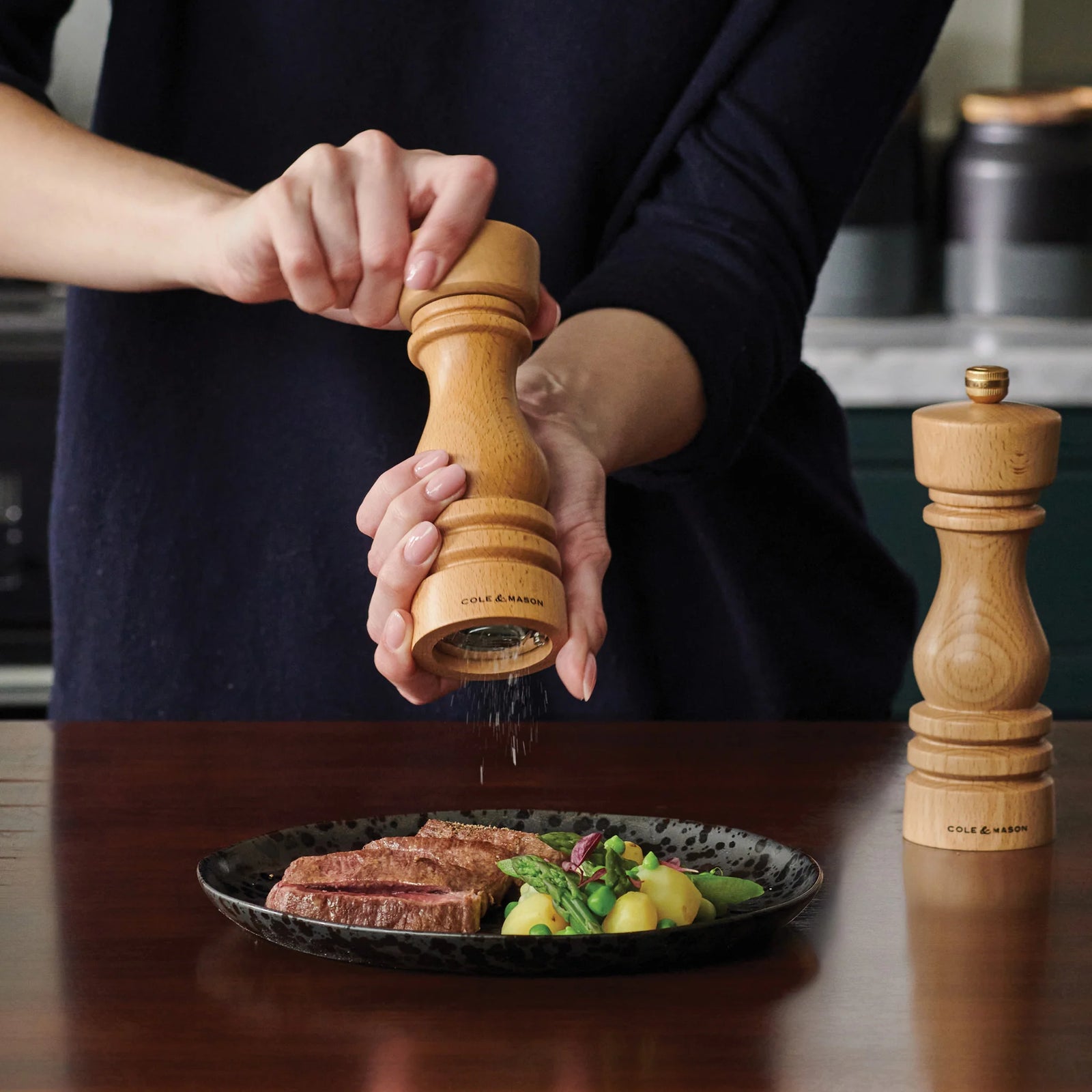 London Pepper Mill Beech 18CM Sterling Home 1