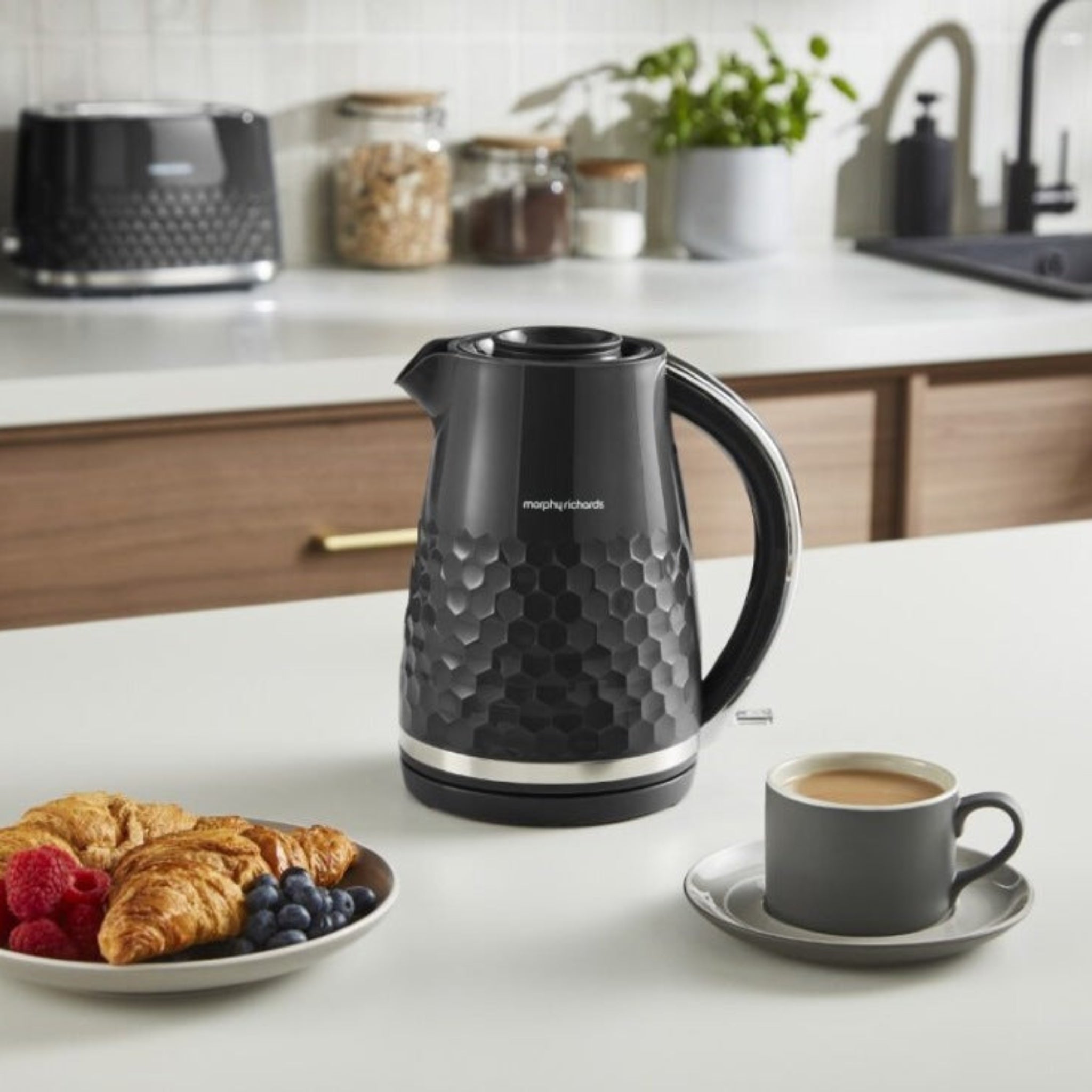Hive Jug Kettle Black Sterling Home 1