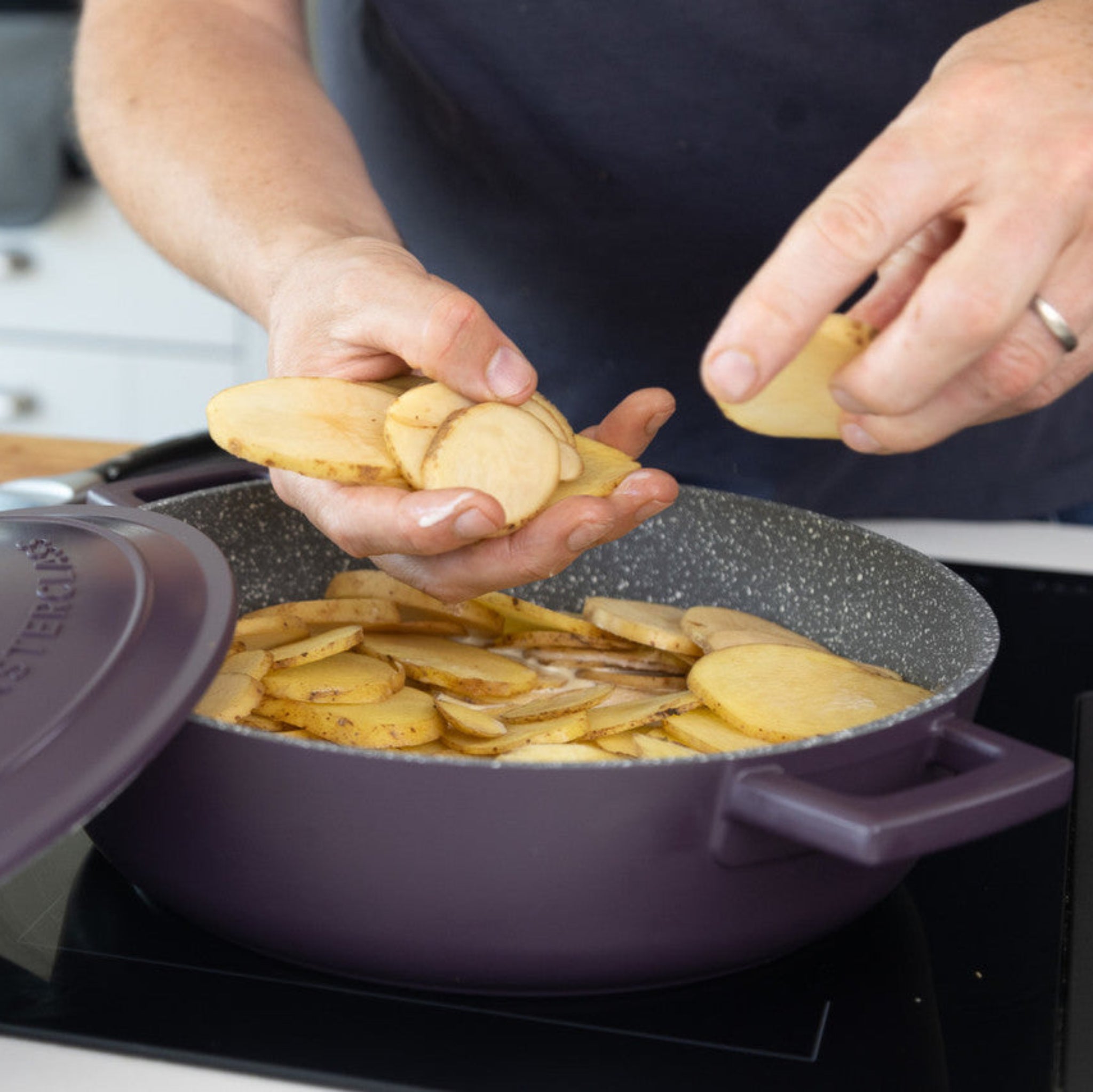 MasterClass Purple Cast Aluminium Shallow Casserole Dish - MC Cast Alu Shallow Casserole Dish 4L Purple Sterling Home 2