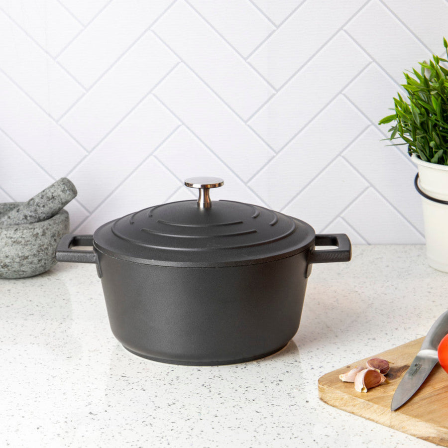 MasterClass Black Cast Aluminium Small Casserole Dish - MC Cast Alu Casserole Dish 2.5L Black Sterling Home 2