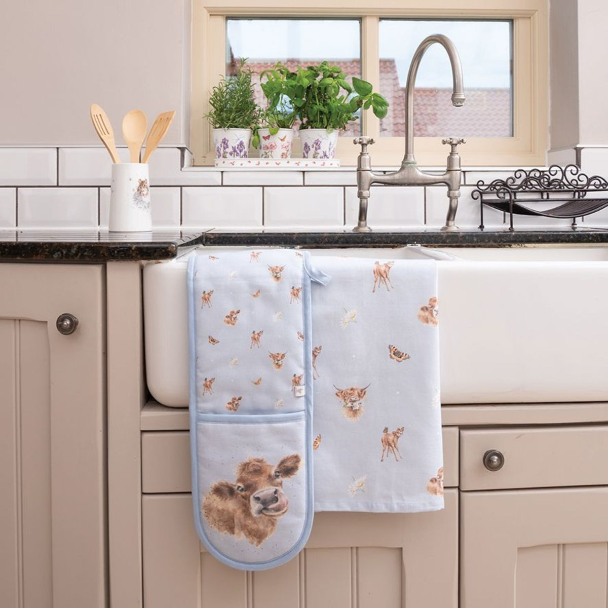Wrendale Farmyard Friends Double Oven Glove - Farmyard Friends Double Oven Glove (Cow) Sterling Home 1