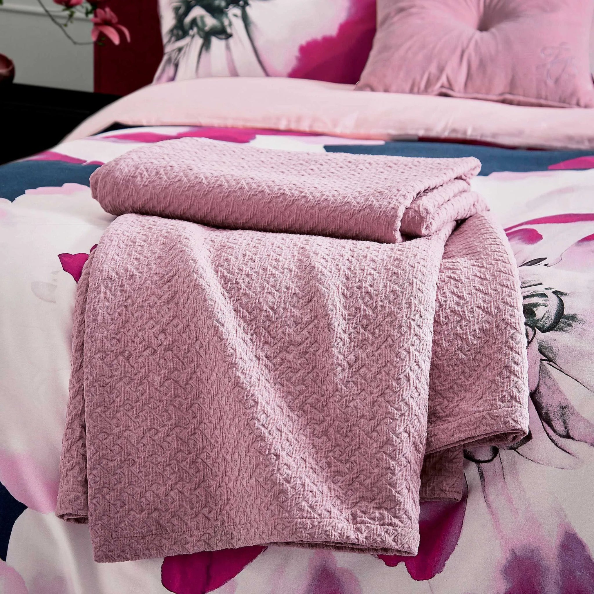 Ted Baker Cabana/Inky Bloom Button Throw - Cabana/Inky Bloom Throw 260X250CM Sterling Home 1